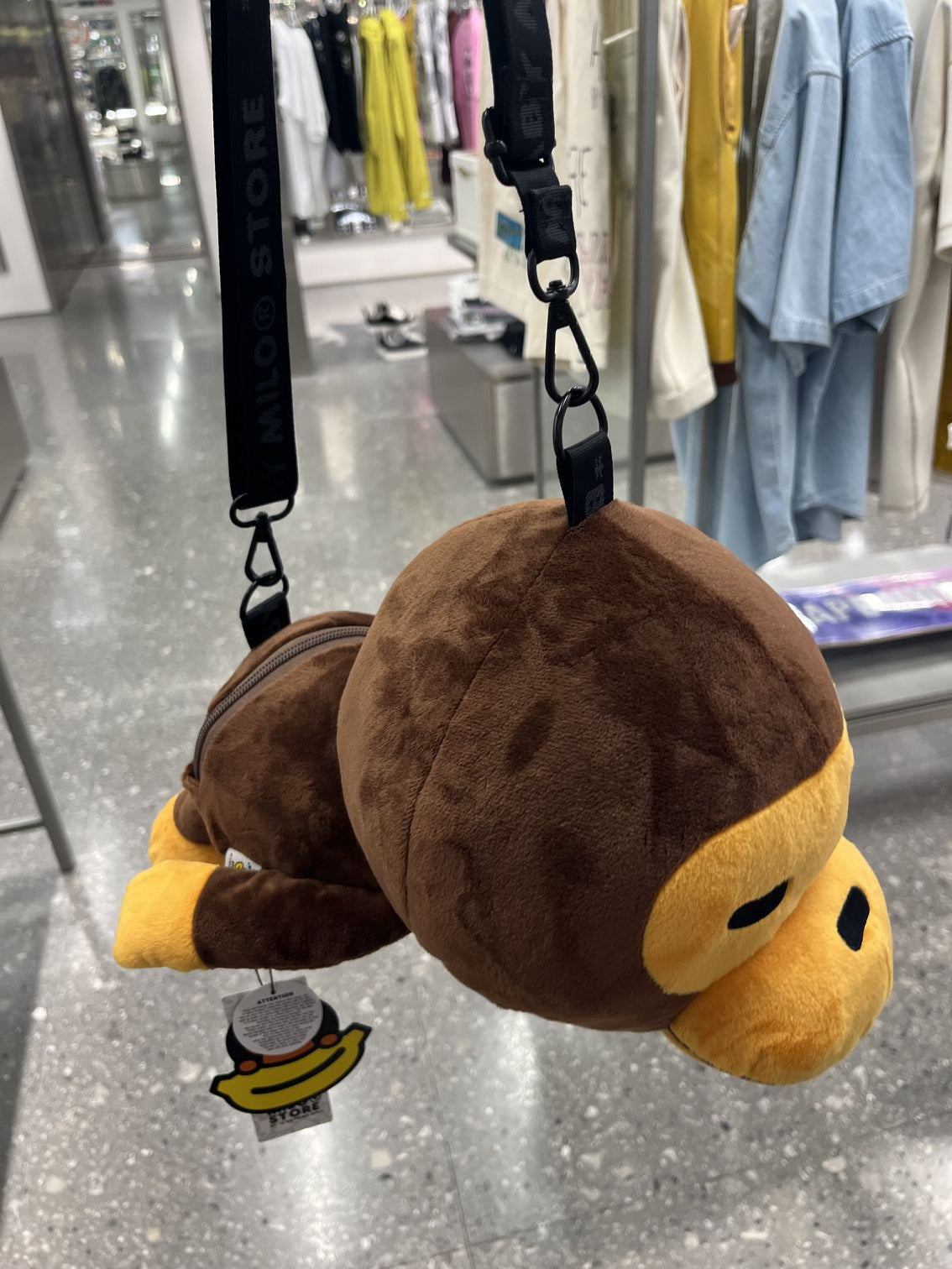 香港專櫃 BABY MILO STOR 趴趴猴卡通小猴公仔斜跨包4365