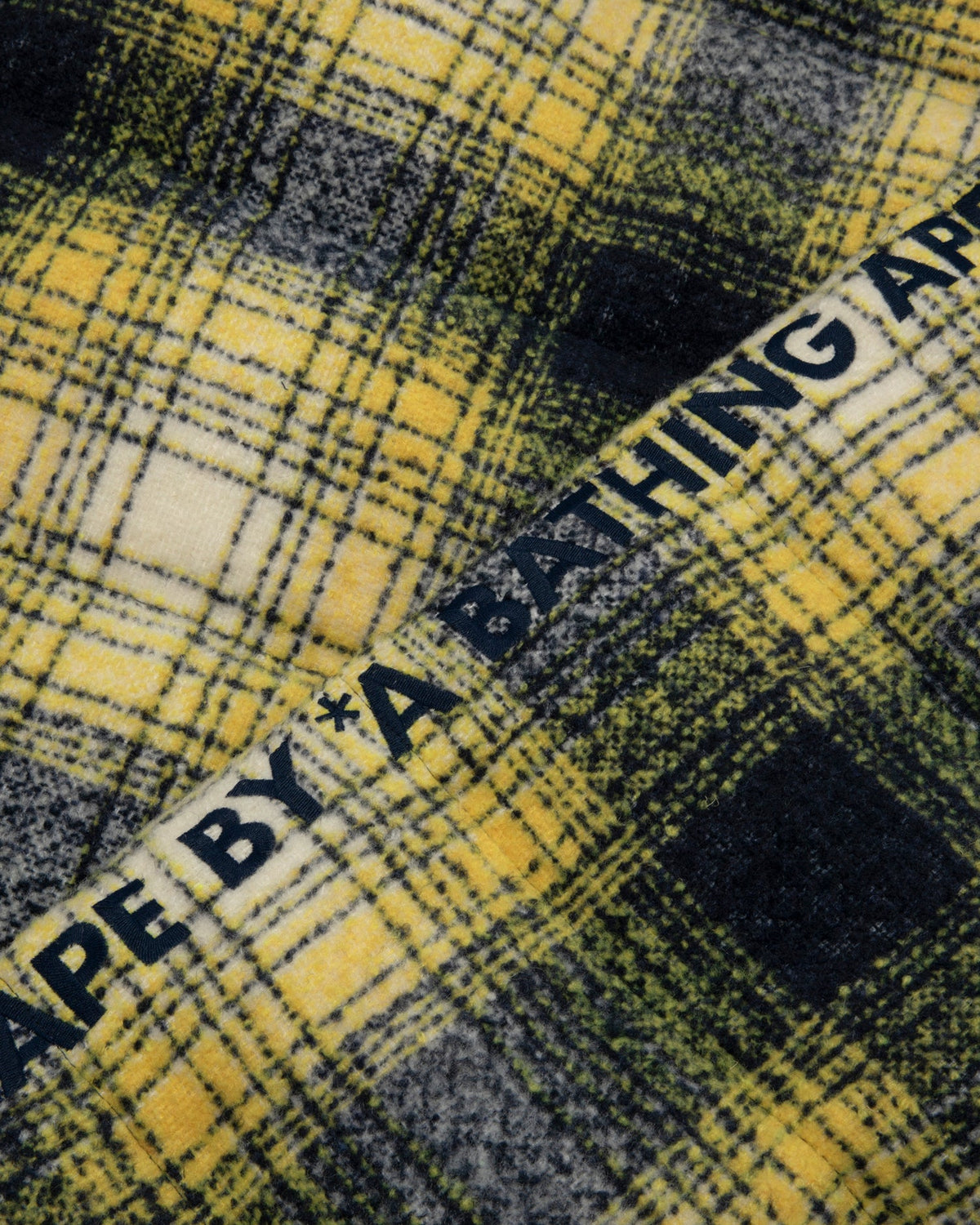 香港直郵 Aape 26秋冬 猿人刺繡徽章撞色格紋立領羽絨服外套7800 AAPDNM7800XAR
