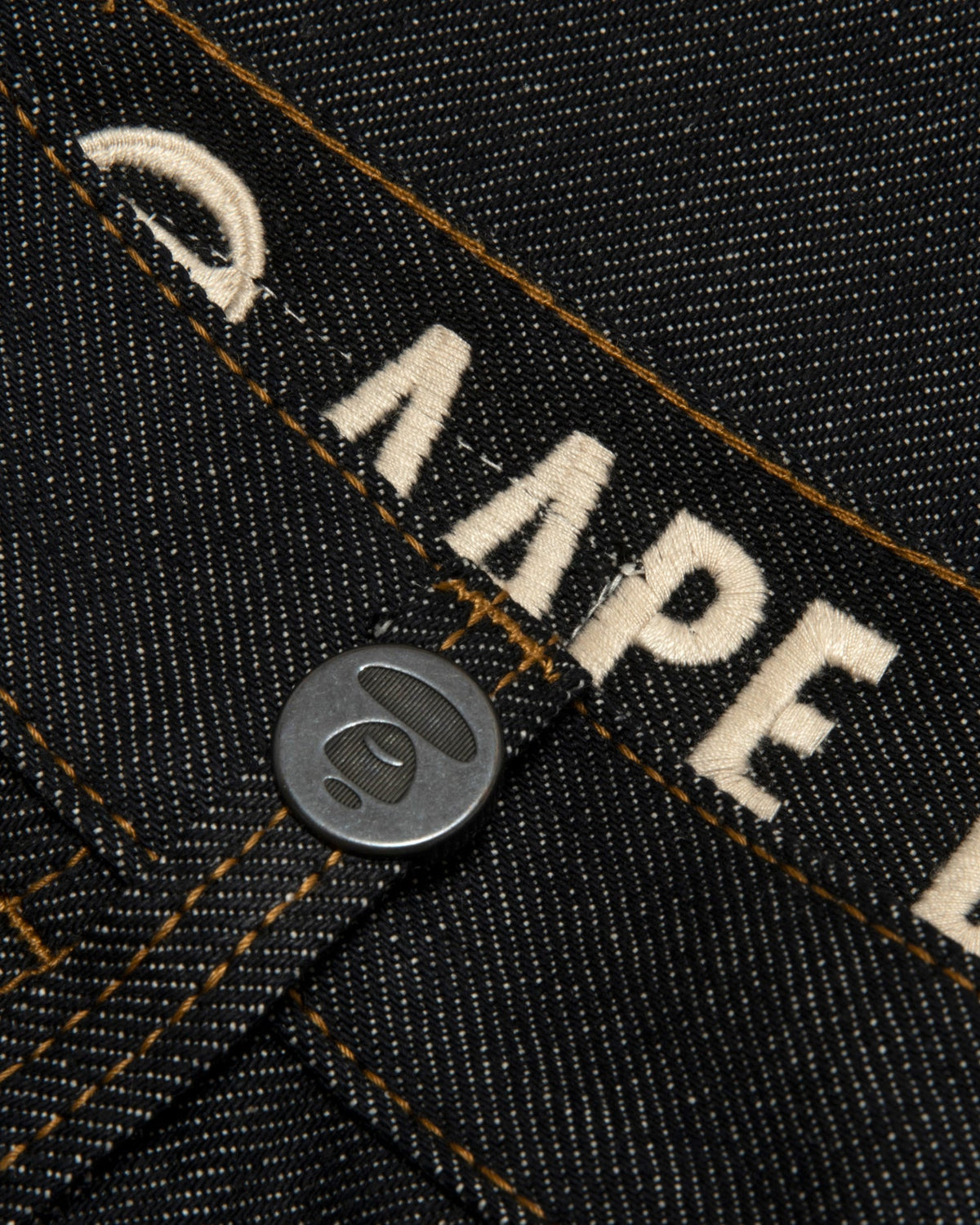 香港直郵 Aape 男裝 26秋冬3D立體剪裁字母刺繡原色牛仔褲D657 AAPPTMD657XXR