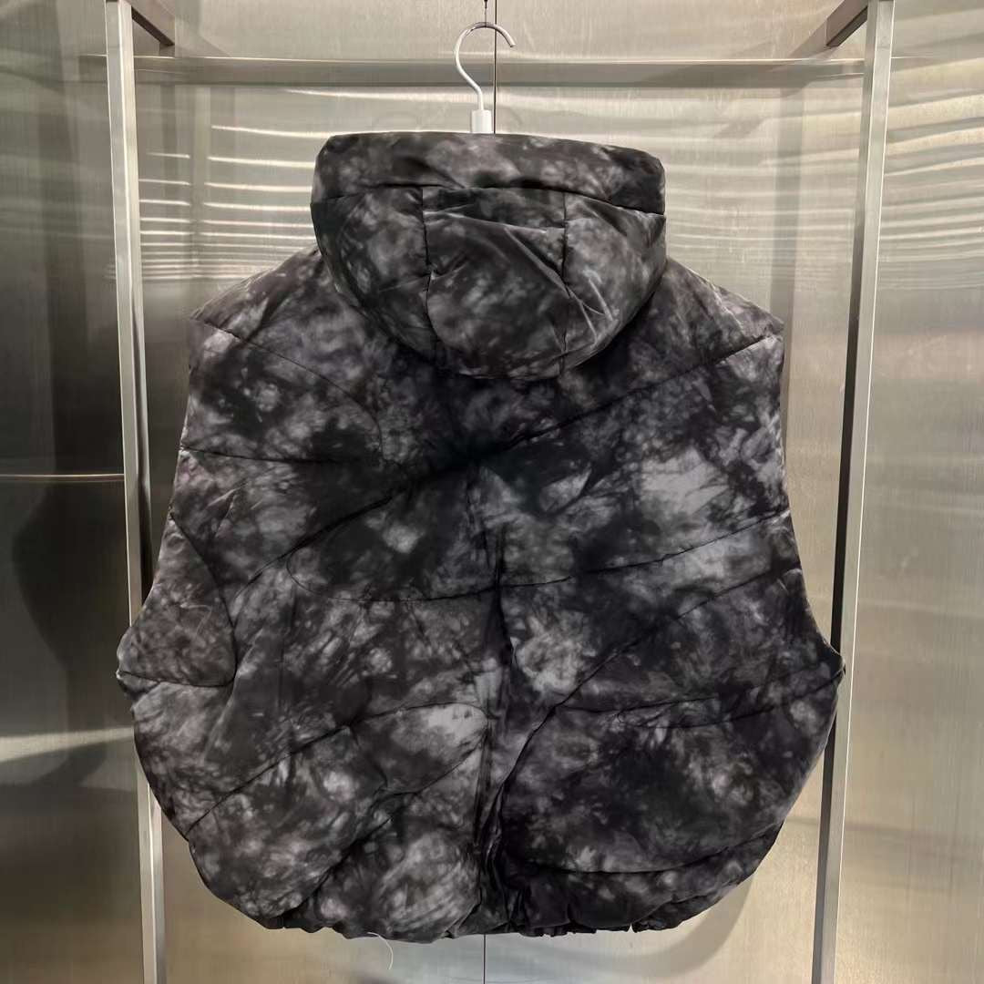Aape 23 男裝 秋冬 猿顏徽章小標連帽寬松羽絨背心馬夾 7604XX