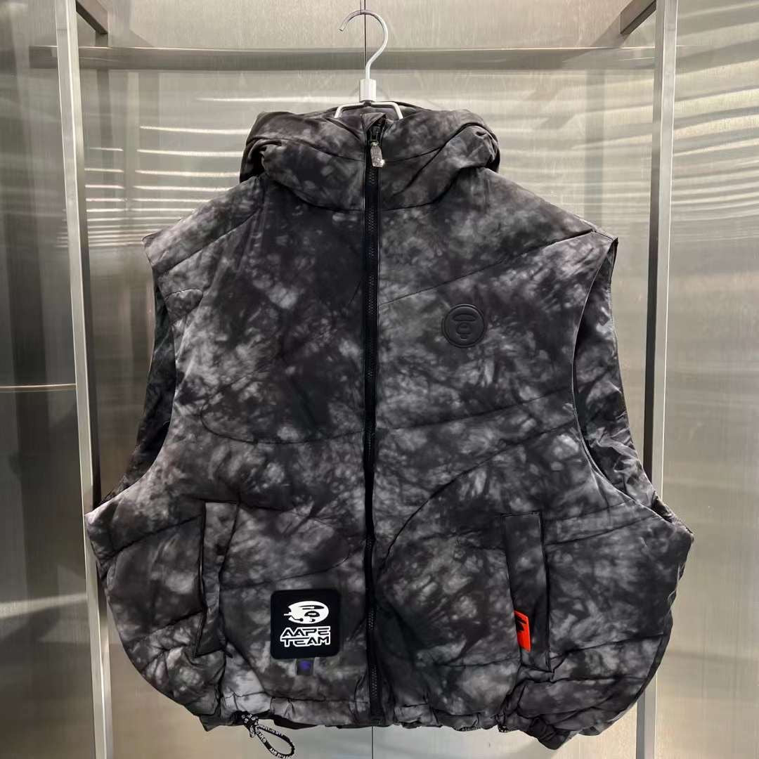 Aape 23 男裝 秋冬 猿顏徽章小標連帽寬松羽絨背心馬夾 7604XX