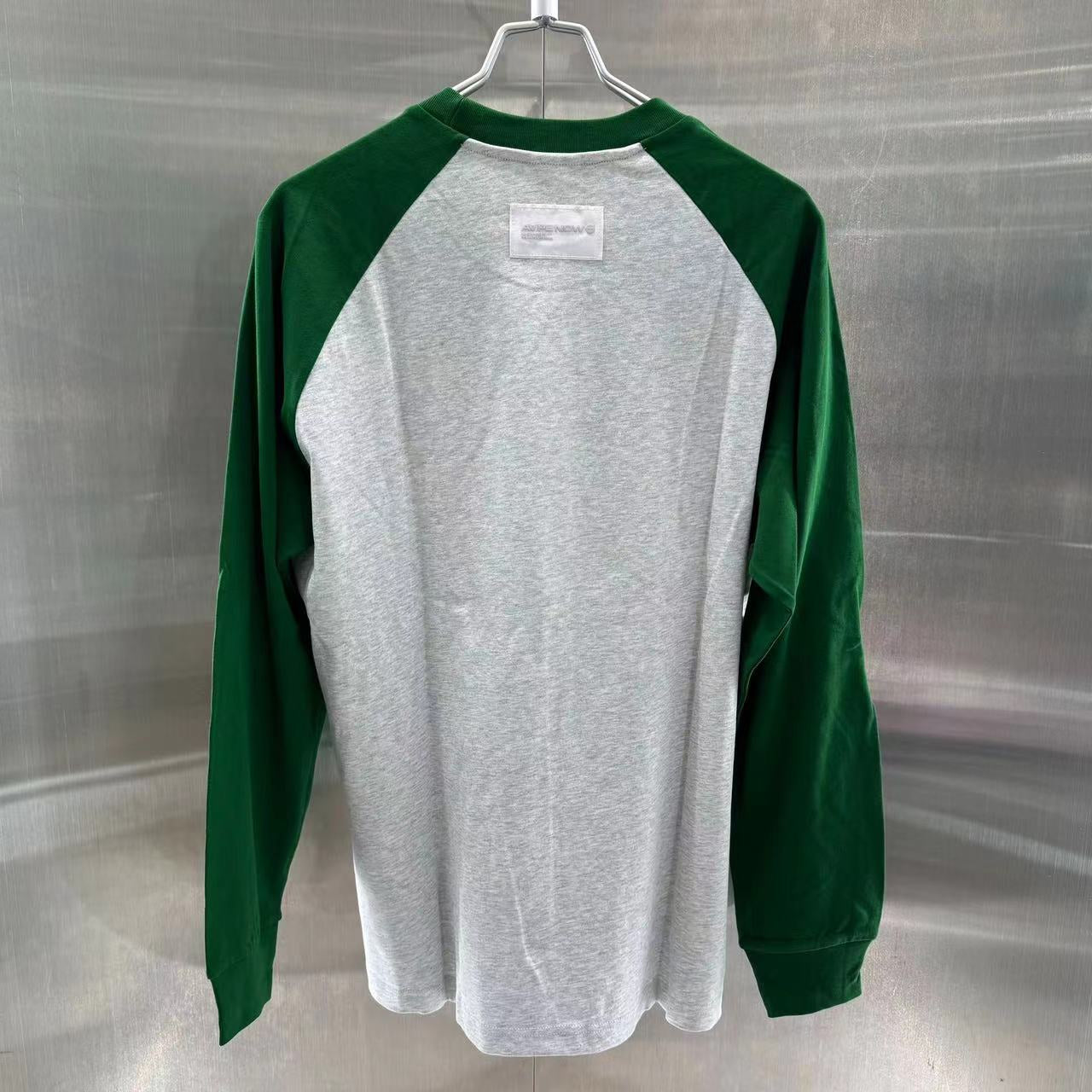 香港專櫃代購 Aape 24秋冬 男猿顏徽章字母印花撞色插肩休閑長袖T恤1541
