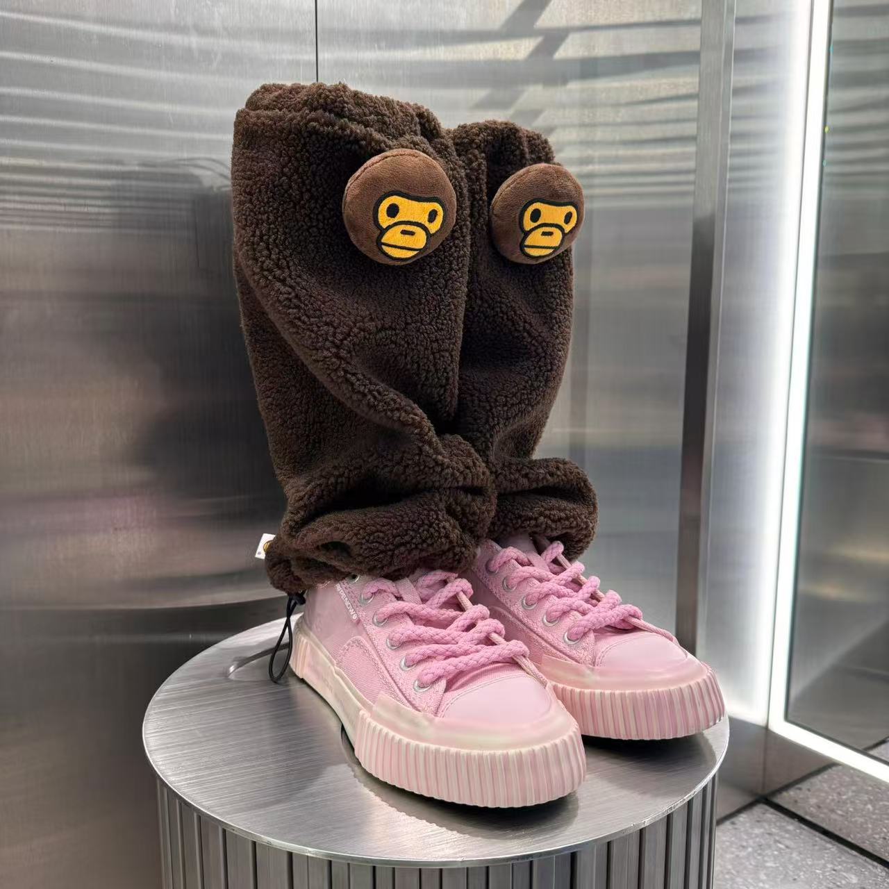 香港專櫃代購 BABY MILO STORE 卡通小猴毛絨抽繩腿套襪套4336