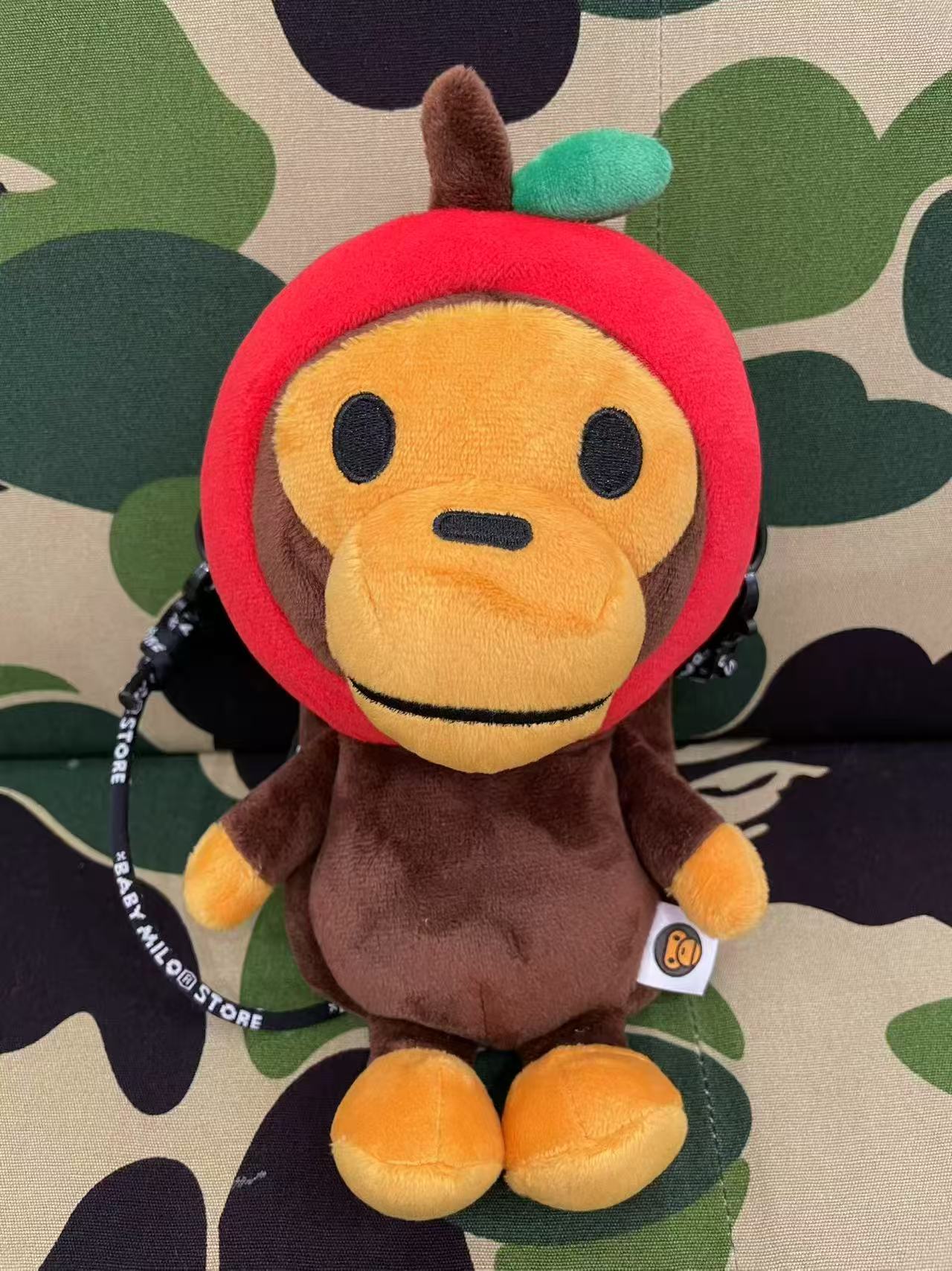 BABY MILO STORE 卡通蘋果小猴手機包單肩包4366