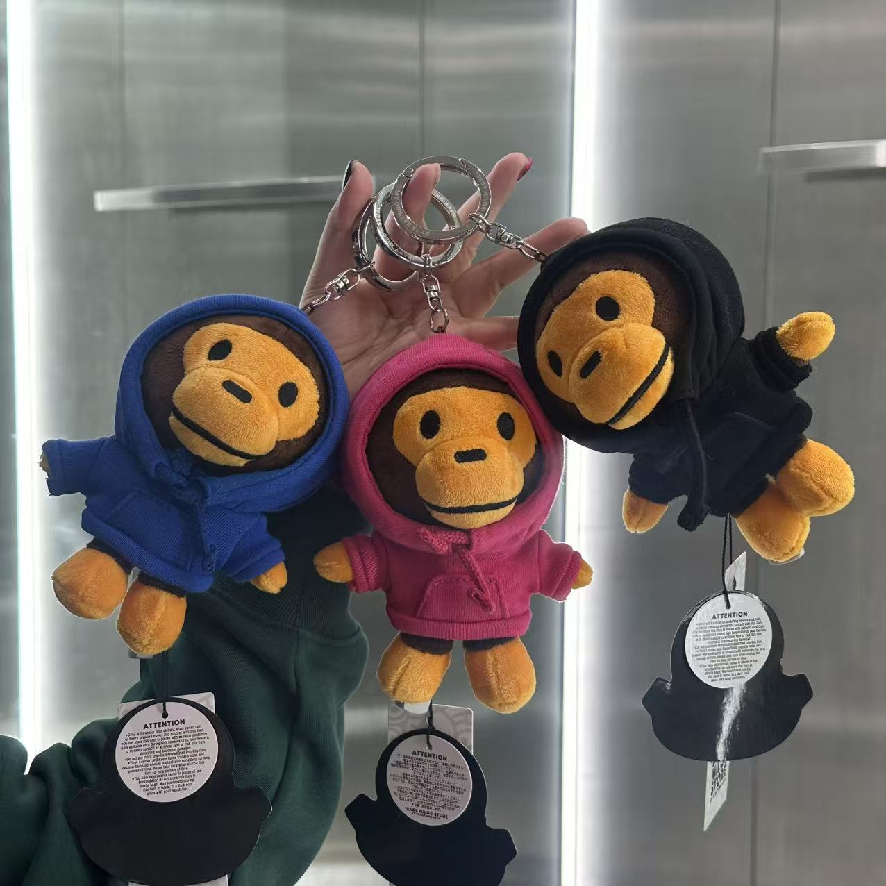 BABY MILO STORE 衛衣可脫帽卡通小猴公仔鑰匙扣掛飾