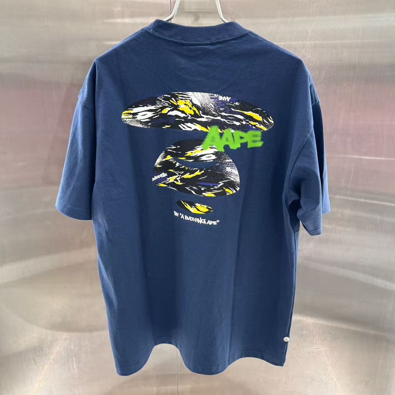 香港直郵 專櫃正品 Aape 26春夏 男 AAPEUNVS 迷彩猿人字母塗鴉潮流印花短袖T恤 1883