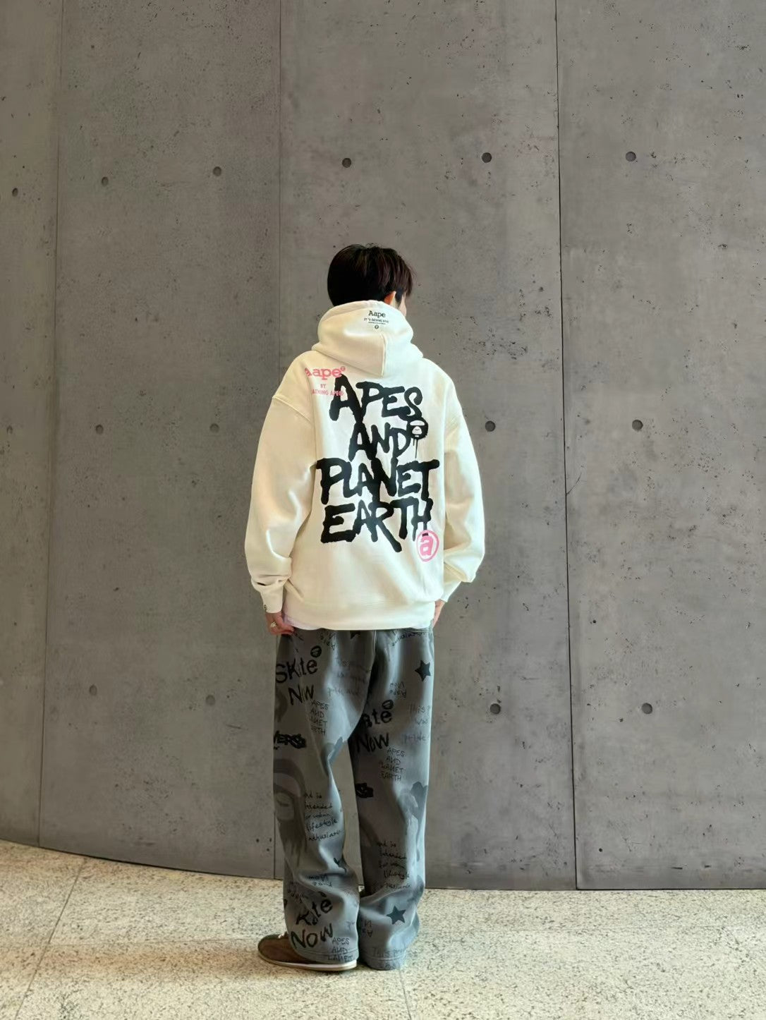 香港直郵 Aape 男裝 26秋冬猿人字母噴墨塗鴉連帽加絨衛衣E302 AAPSWME302XXR
