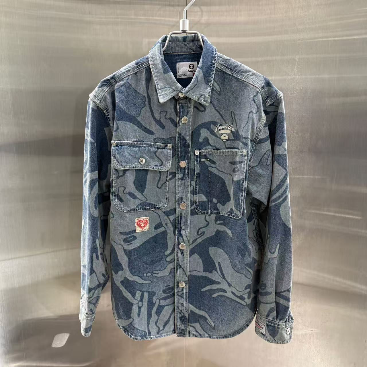 香港直郵 專櫃正品 Aape 早春新款 26春夏 字母猿人刺繡迷彩水洗牛仔長袖襯衫8564