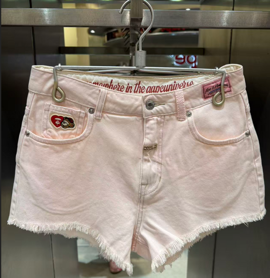 Aape 香港直郵 26春夏 心形刺繡章水洗做舊毛邊低腰牛仔短褲D622