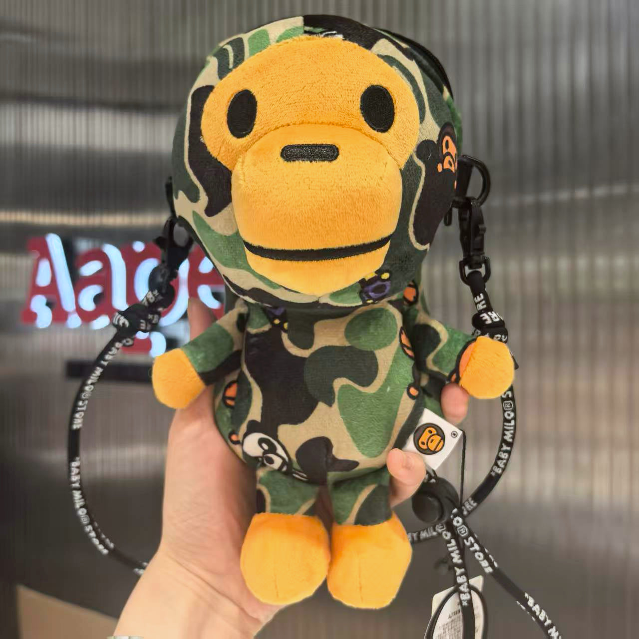 香港代購 專櫃正品 Aape 26春夏 立體卡通迷彩小猴斜背手機包4464
