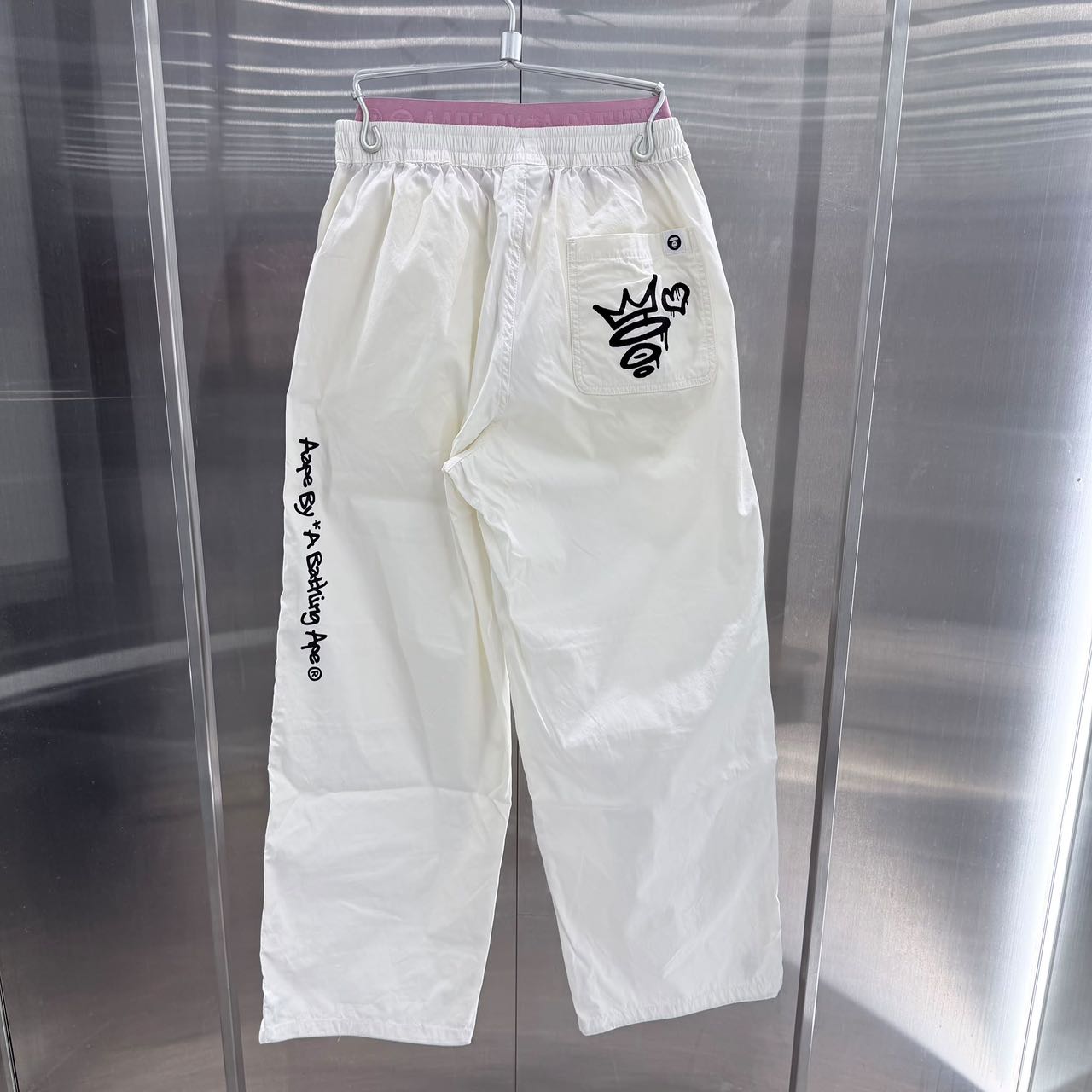 香港直郵 Aape 26秋冬 女 AAPEUNVS 星星章塗鴉休閒長褲 D673