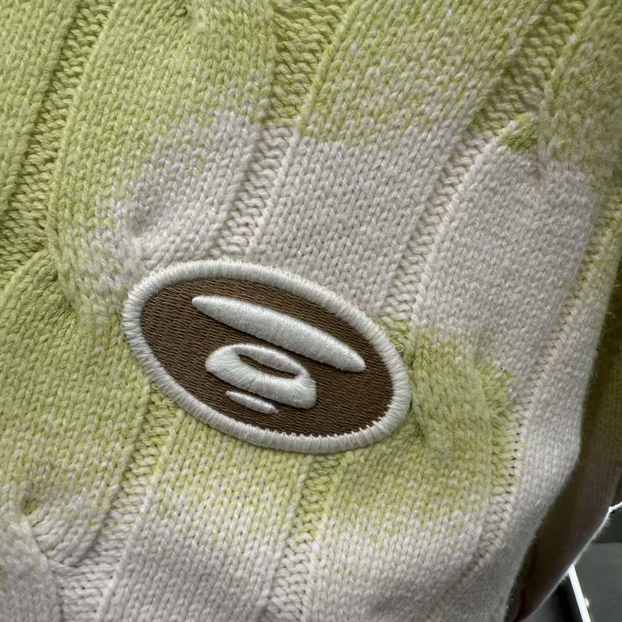 香港直郵 Aape 25秋冬 男 猿人刺繡撞色漸變麻花圓領針織衫D302