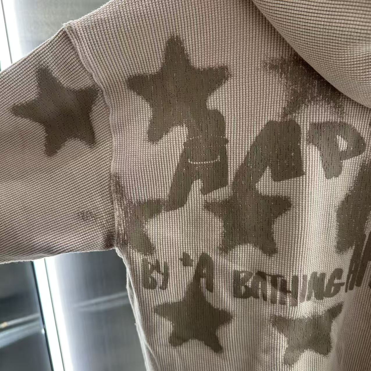 香港直郵 Aape 25秋冬 女裝 裂紋印花水洗做舊連帽衛衣外套D332