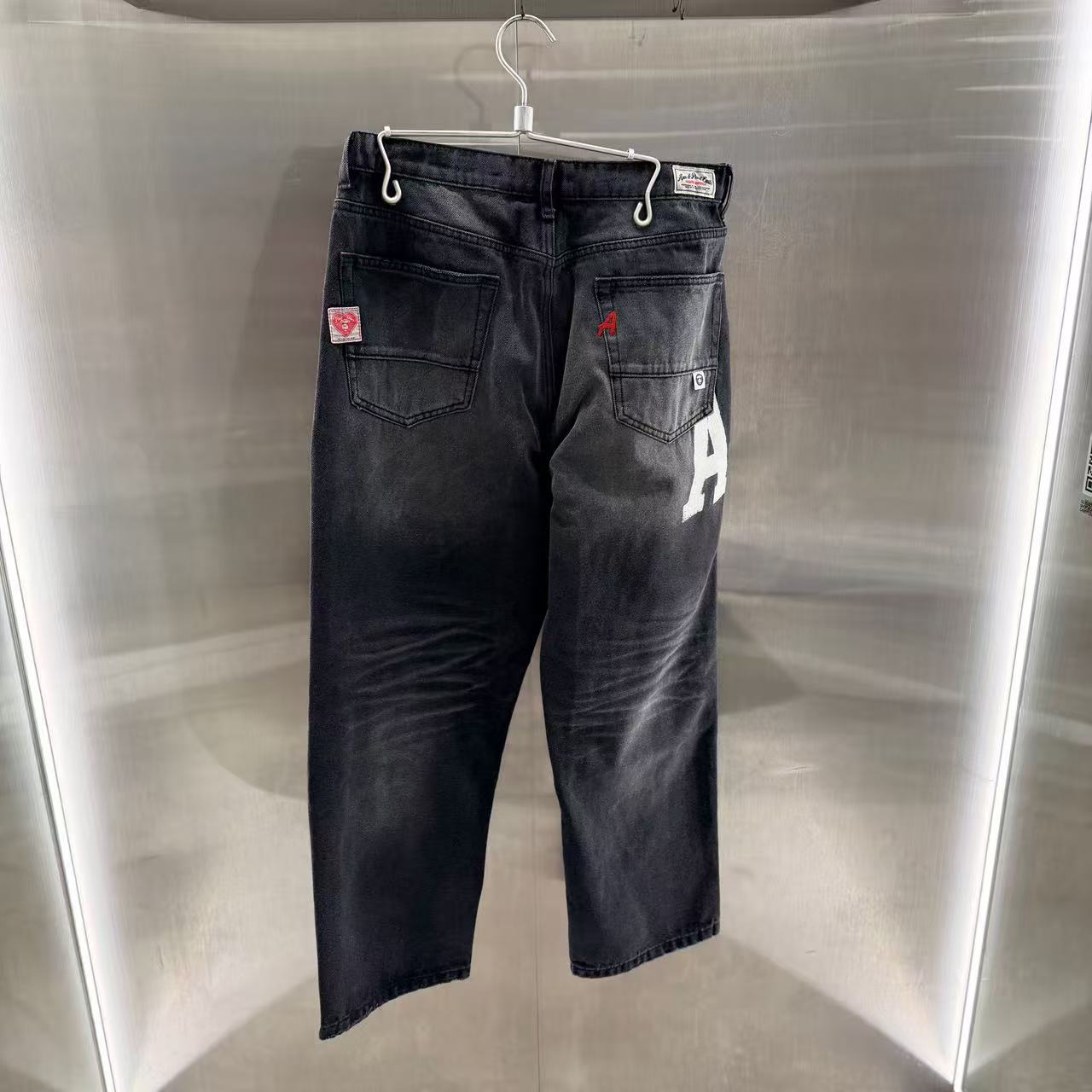 香港直郵 Aape 26春夏 男 字母刺繡印花水洗寬松直筒牛仔長褲C689