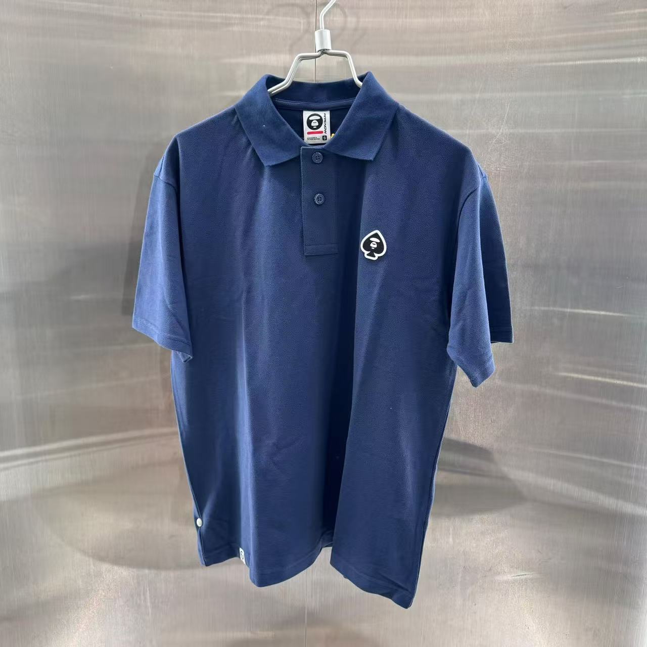 香港代購 專櫃正品 26春夏 Aape 男 猿人撲克黑桃徽章純色簡約舒適POLO衫1806