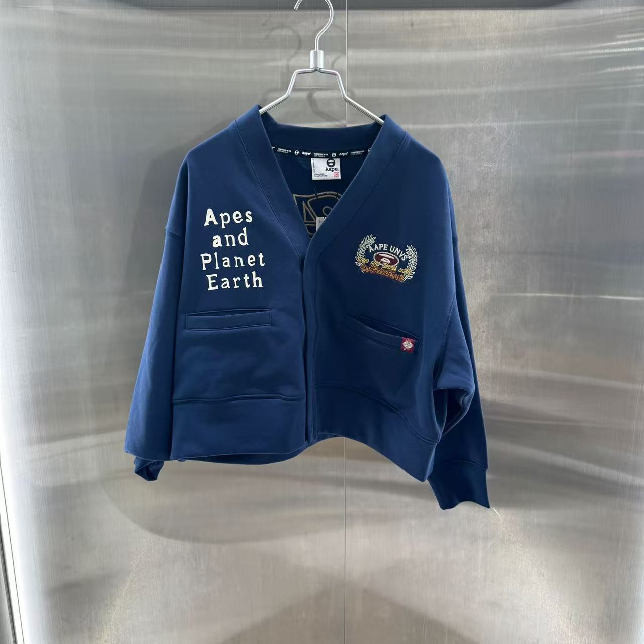 香港直郵 Aape 女裝 25秋冬 猿人刺绣美式校园风薄绒卫衣开衫D334