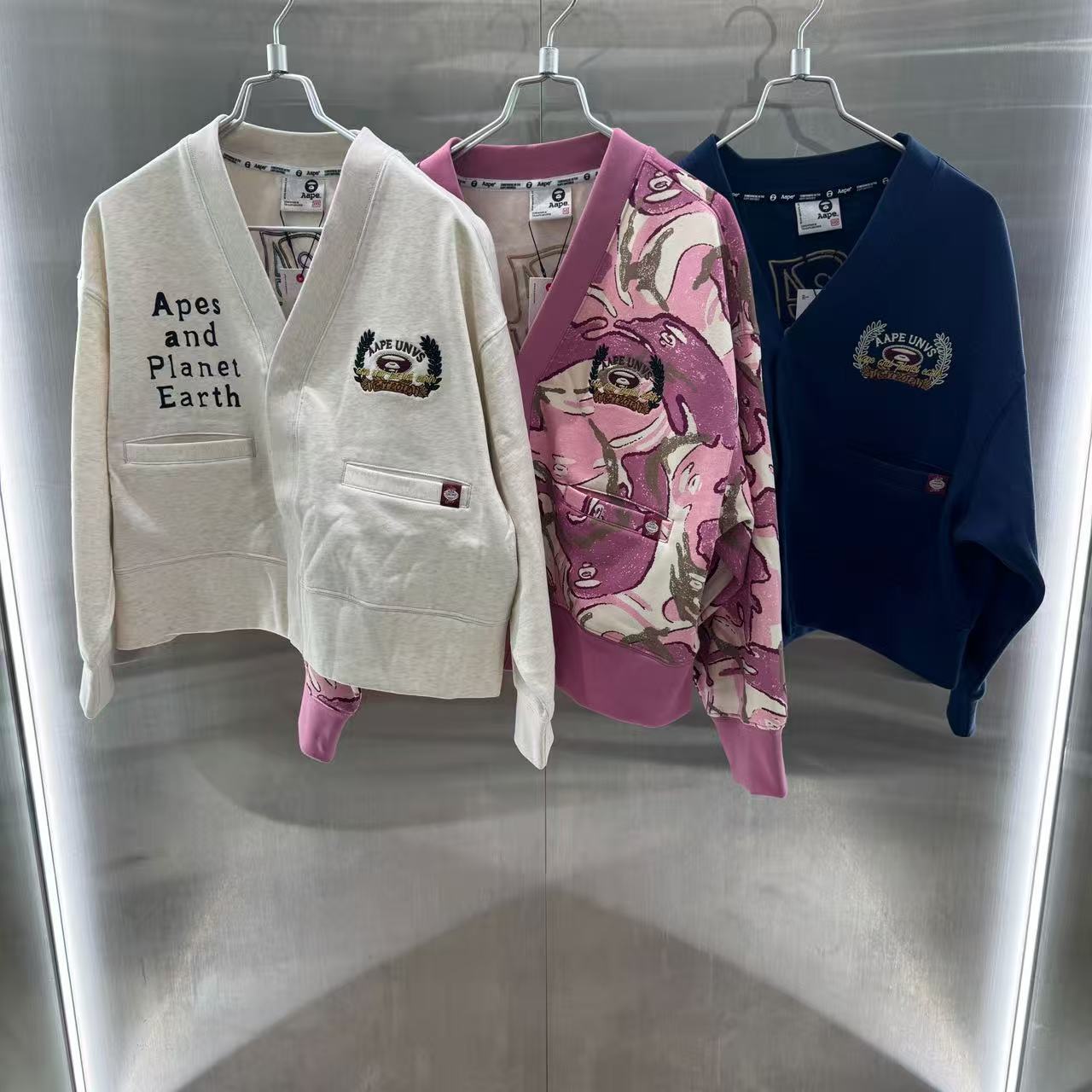 香港直郵 Aape 女裝 25秋冬 猿人刺绣美式校园风薄绒卫衣开衫D334