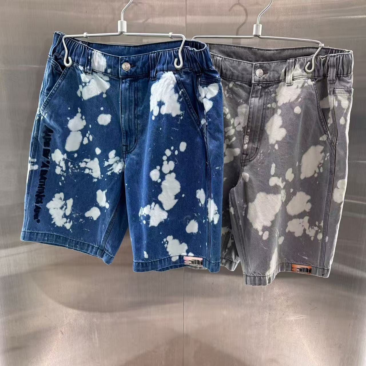 香港代購 專櫃正品 26春夏 Aape 男 AAPEUNVS 字母刺繡漂白潑墨效果潮流牛仔短褲D613