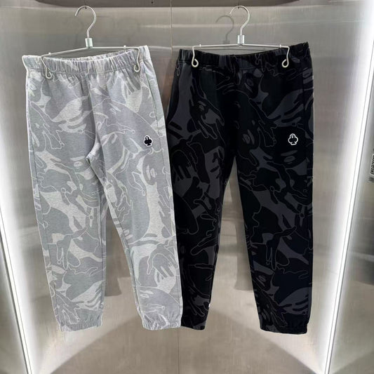 香港直郵 Aape 26春夏 男 春夏梅花徽章印花口袋迷彩束腳休閑長褲C686