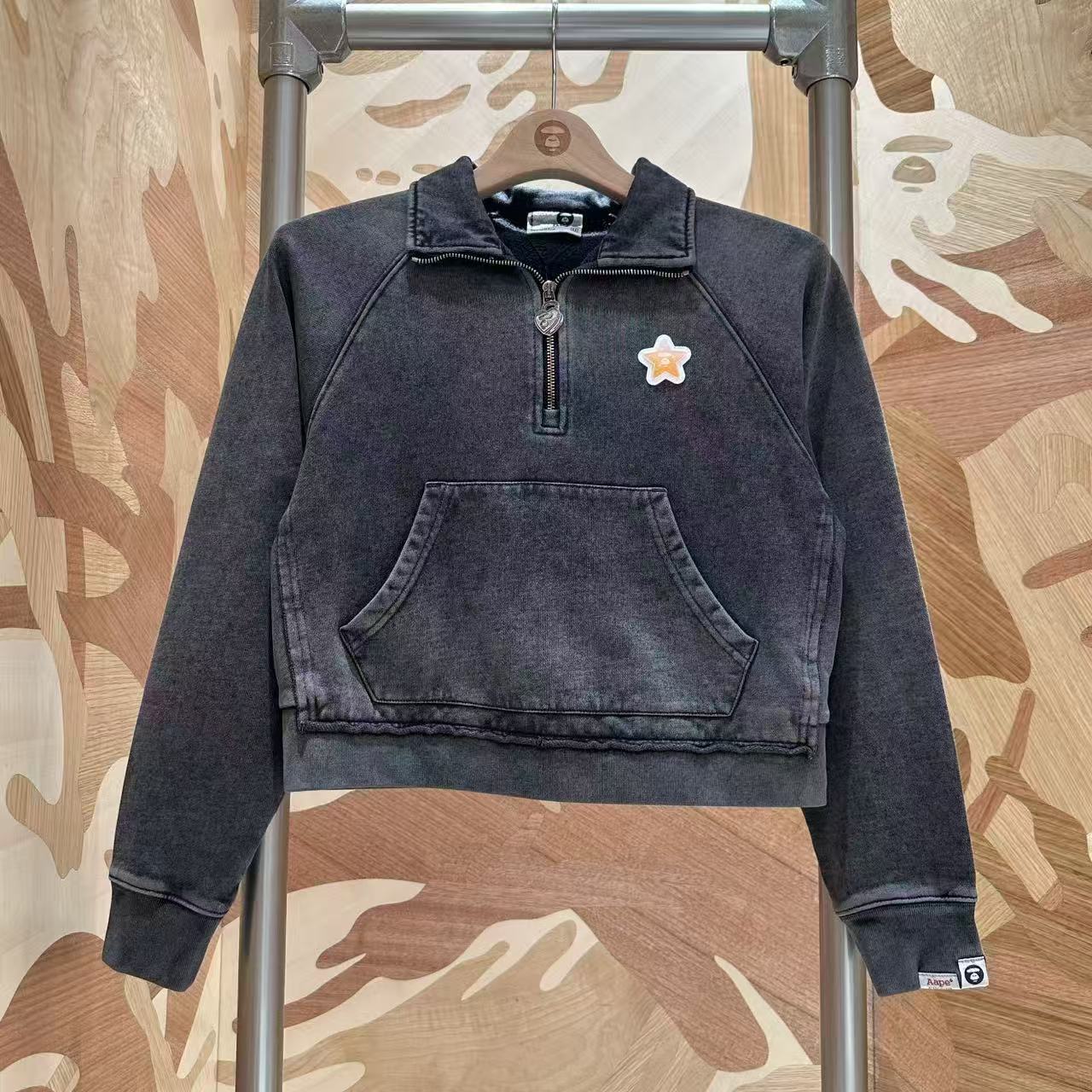 香港直郵 Aape 26秋冬 女装 闪粉星星章水洗做旧涂鸦半拉链卫衣E348
