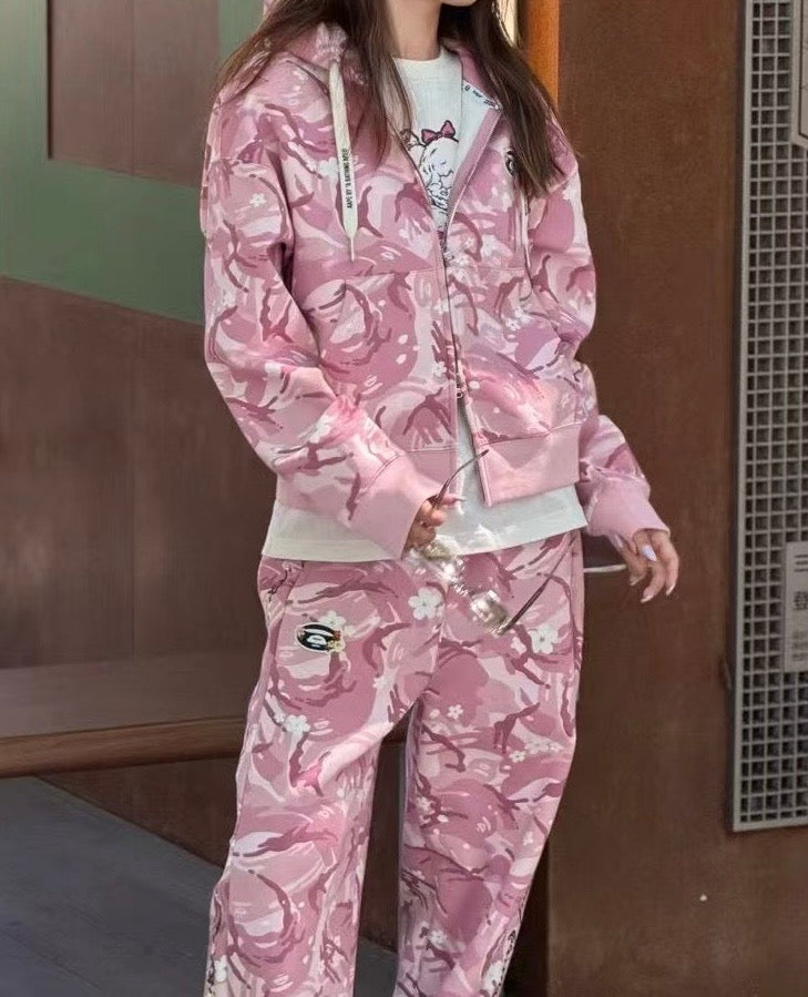 香港直郵 Aape 女裝 26秋冬花卉猿人刺繡短款迷彩連帽拉鍊衛衣E354  AAPSWWE354XBR