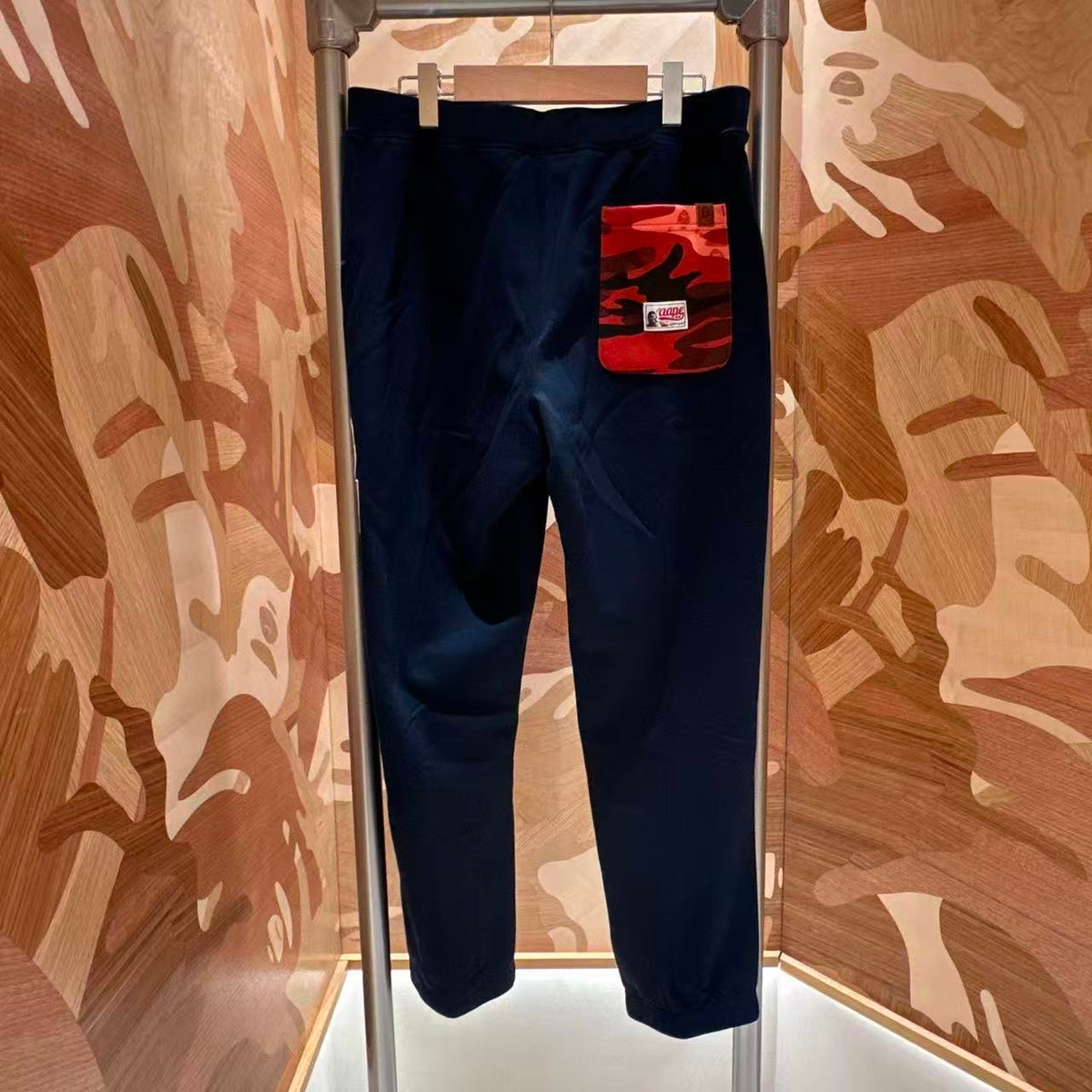 香港直郵 Aape 男裝 26秋冬刺繡章猿人籃球迷彩口袋加絨衛褲D662 AAPPTMD662XXR