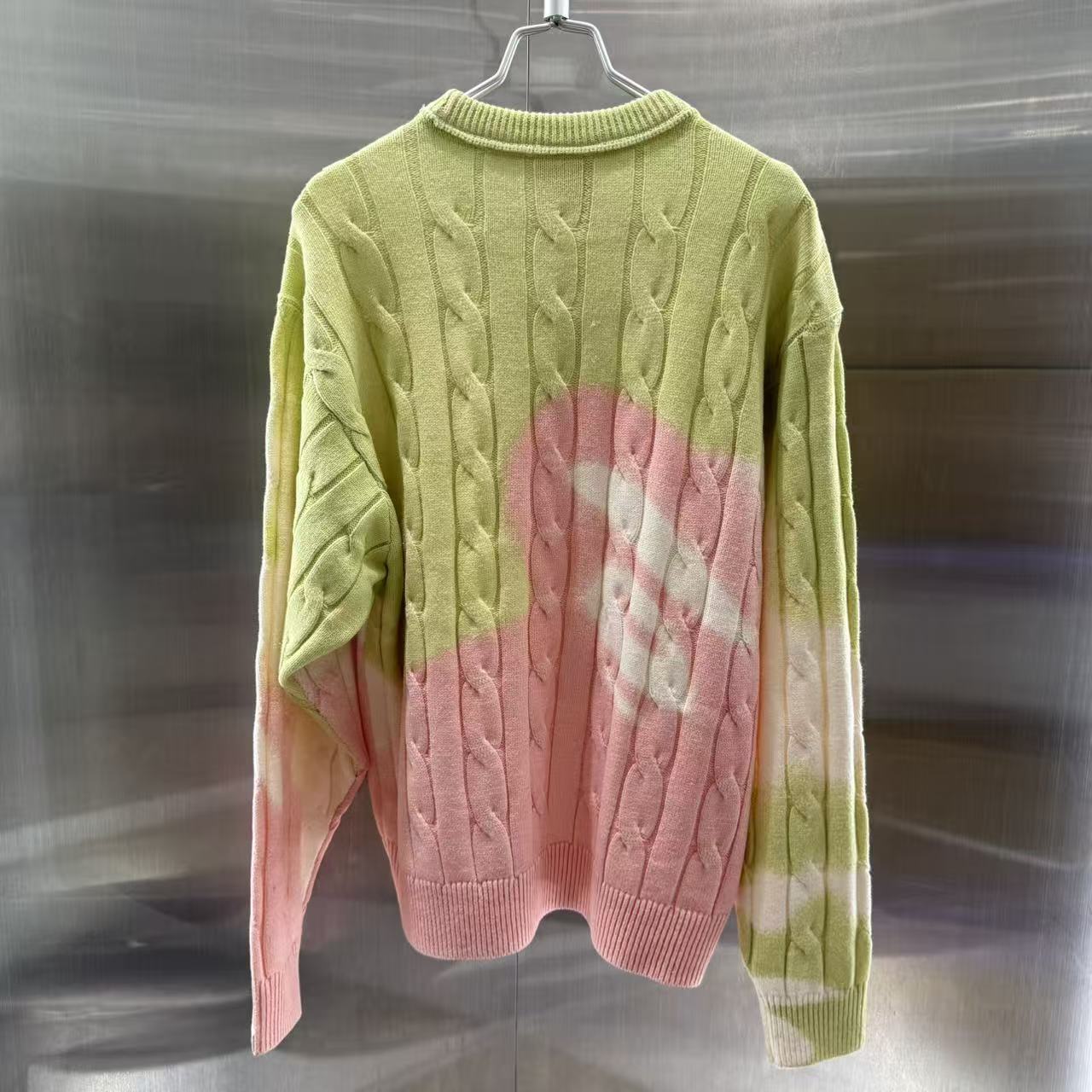 香港直郵 Aape 25秋冬 男 猿人刺繡撞色漸變麻花圓領針織衫D302