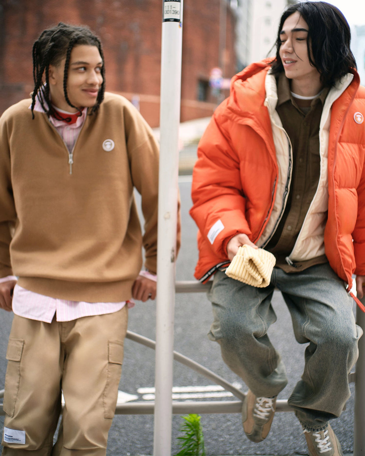 香港直郵 Aape 男裝 26秋冬牙刷繡徽章純色質感連帽羽絨服外套7787 AAPDNM7787XXR