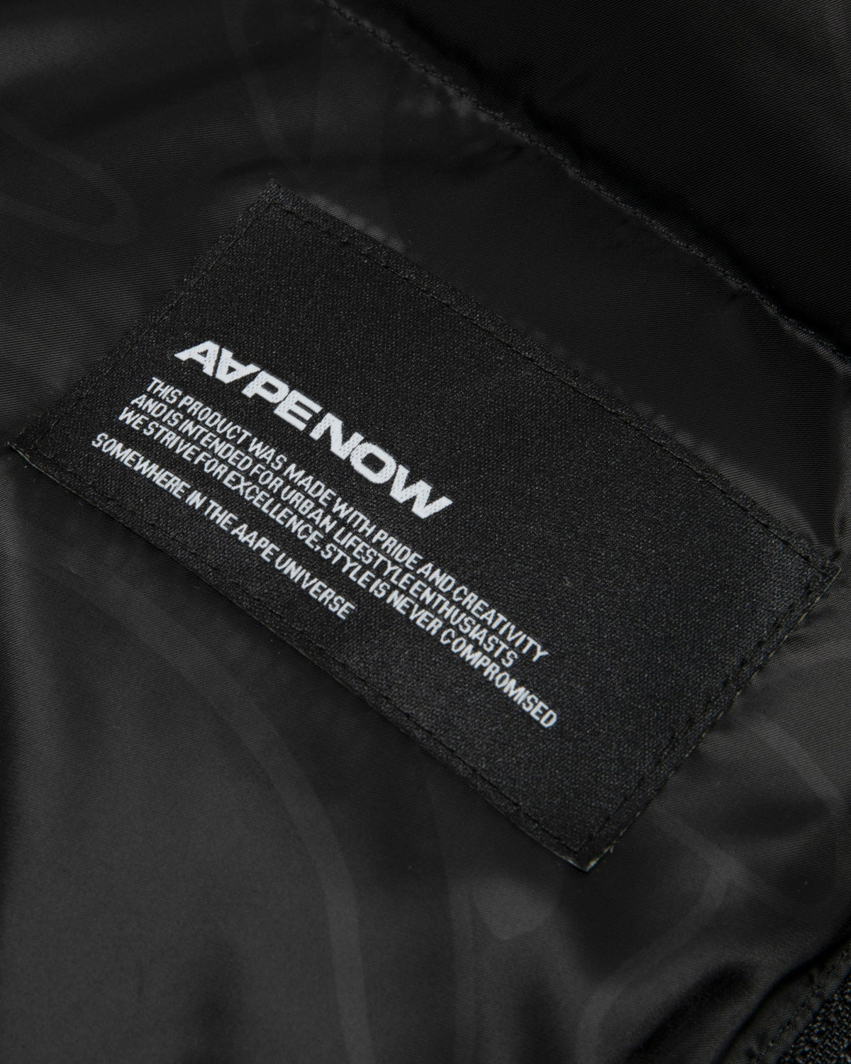 香港直郵 Aape 26秋冬 猿人徽章暗紋迷彩拼接立領羽絨服外套7788  AAPDNM7788XXR