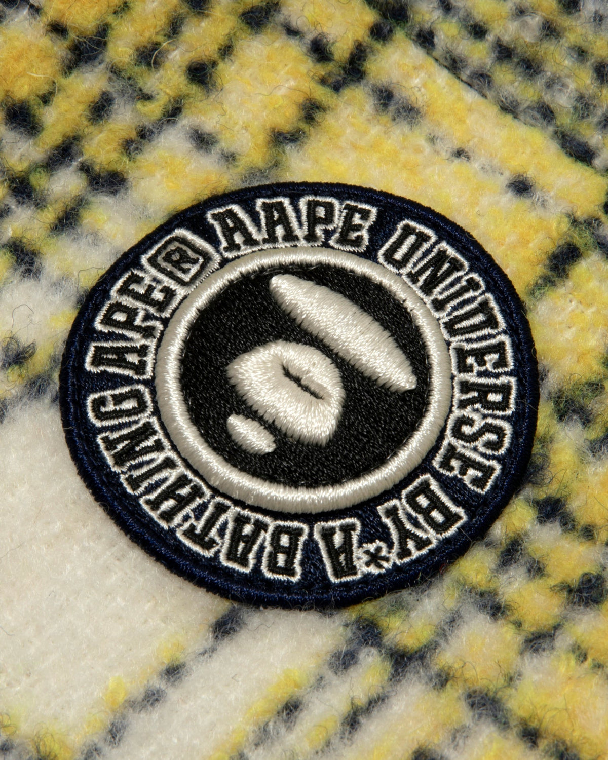 香港直郵 Aape 26秋冬 猿人刺繡徽章撞色格紋立領羽絨服外套7800 AAPDNM7800XAR
