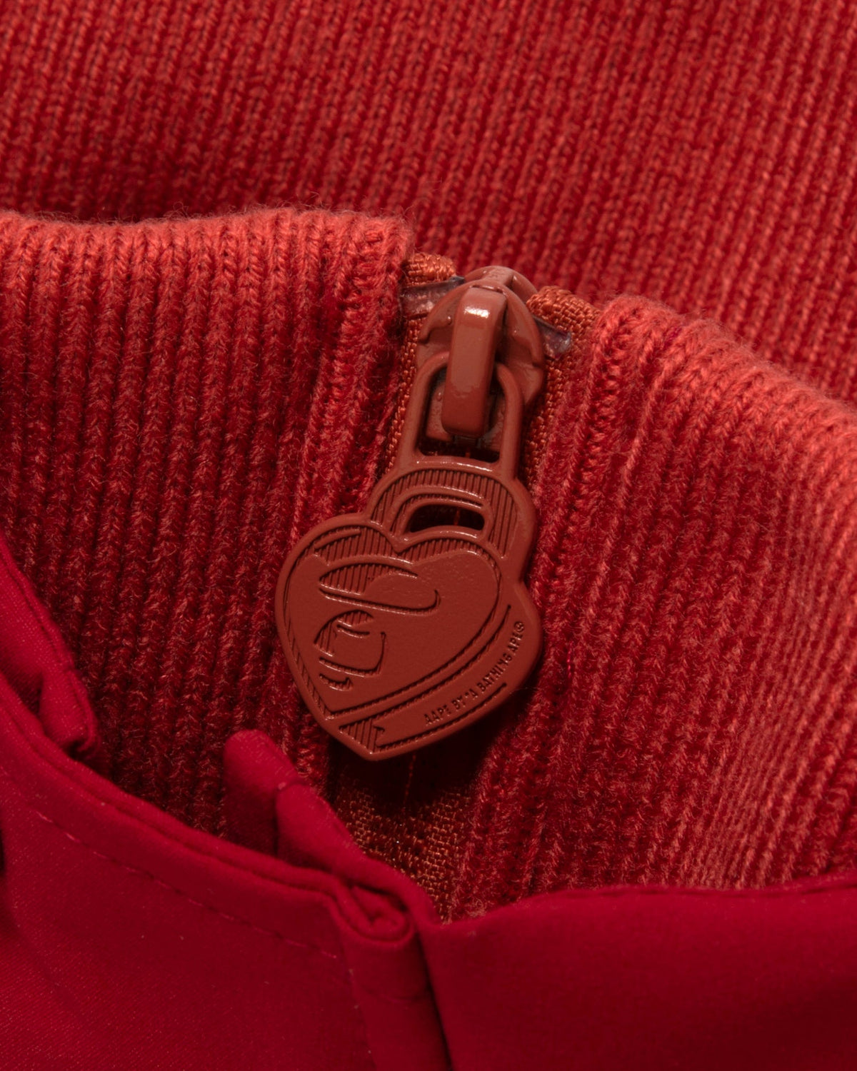 香港直郵 Aape 26秋冬 女裝秋冬花卉猿人刺繡章短款立領羽絨外套7819 AAPDNW7819XXR
