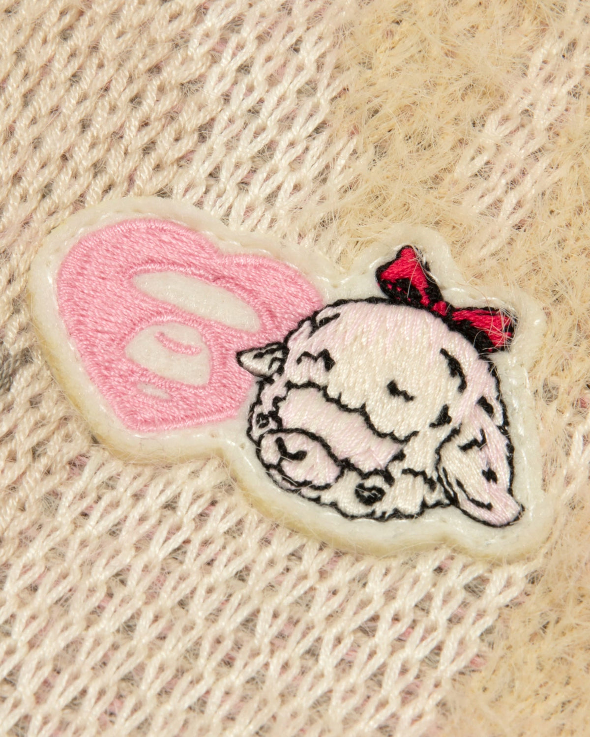 香港直郵 女裝 26秋冬刺繡小羊愛心猿人章迷彩連帽針織衫E361  AAPKNWE361XXR