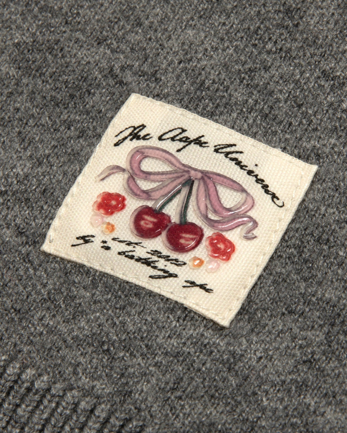 香港直郵 Aape 女裝 26 秋冬款 心形牙刷刺繡徽章短款 POLO 針織毛衣 E367 AAPKNWE367XXR