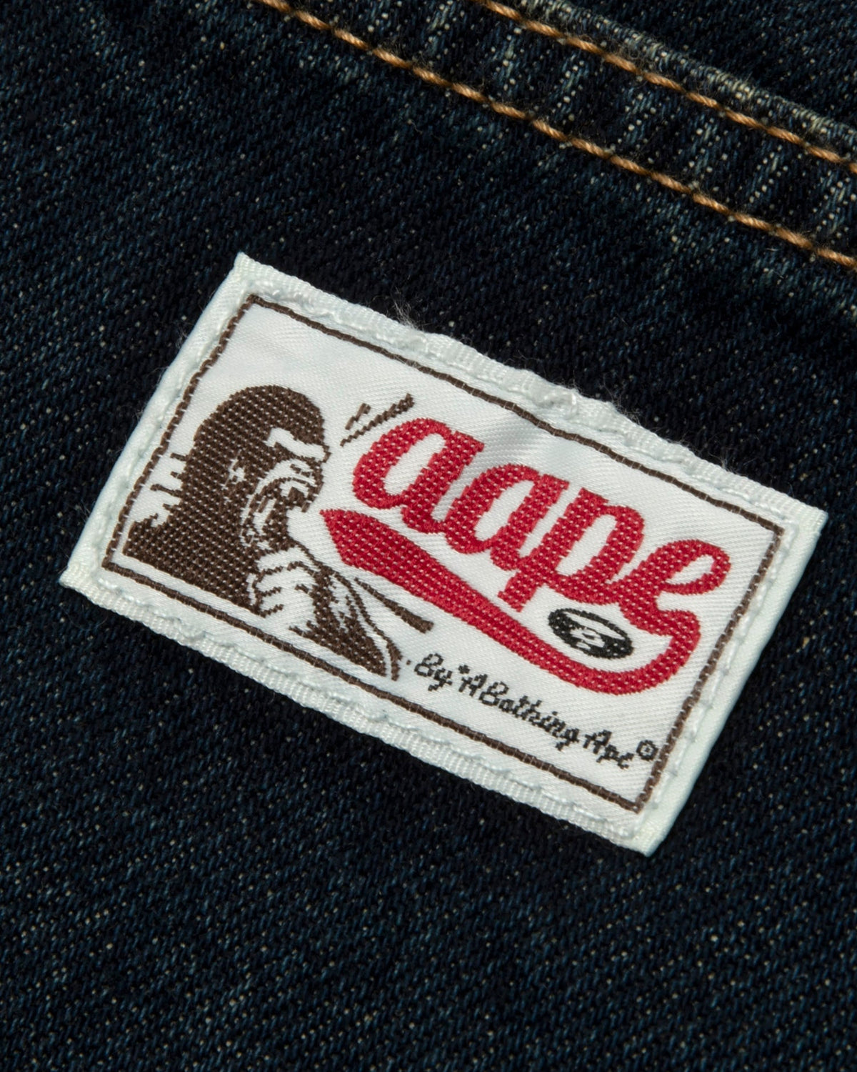 香港直郵 Aape 男女同款 26秋冬复古水洗做旧激光猫须效果牛仔裤D653 AAPPTMD653XXR