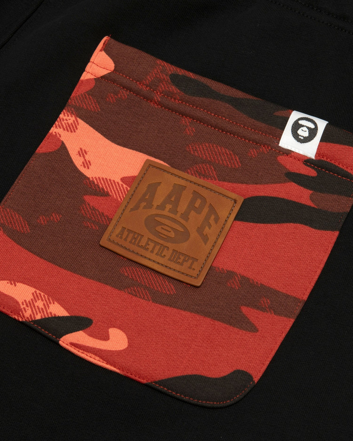 香港直郵 Aape 男装 26秋冬猿人刺绣章老花迷彩口袋加绒直筒卫裤D659 AAPPTMD659XXR