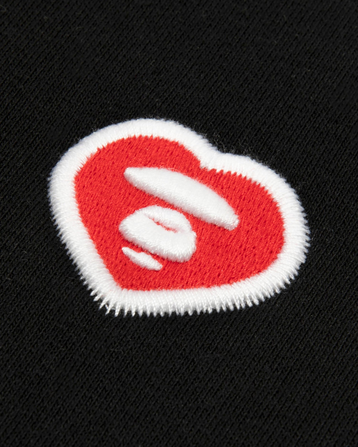 香港直郵 Aape 26秋冬 心型猿人刺繡圓領加絨簡約質感衛衣D376 AAPSWMD376XXR