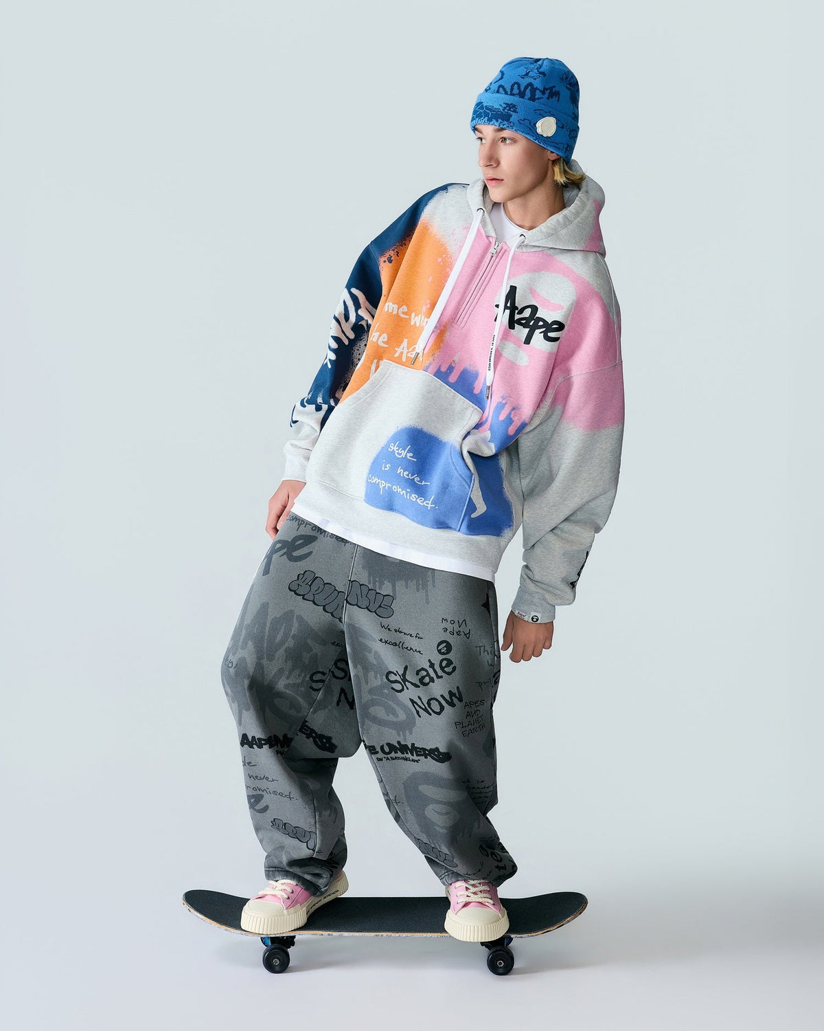 香港直郵 Aape 26秋冬 撞色噴墨猿人字母塗鴉半拉鏈連帽衛衣E330 AAPSWME330XXR