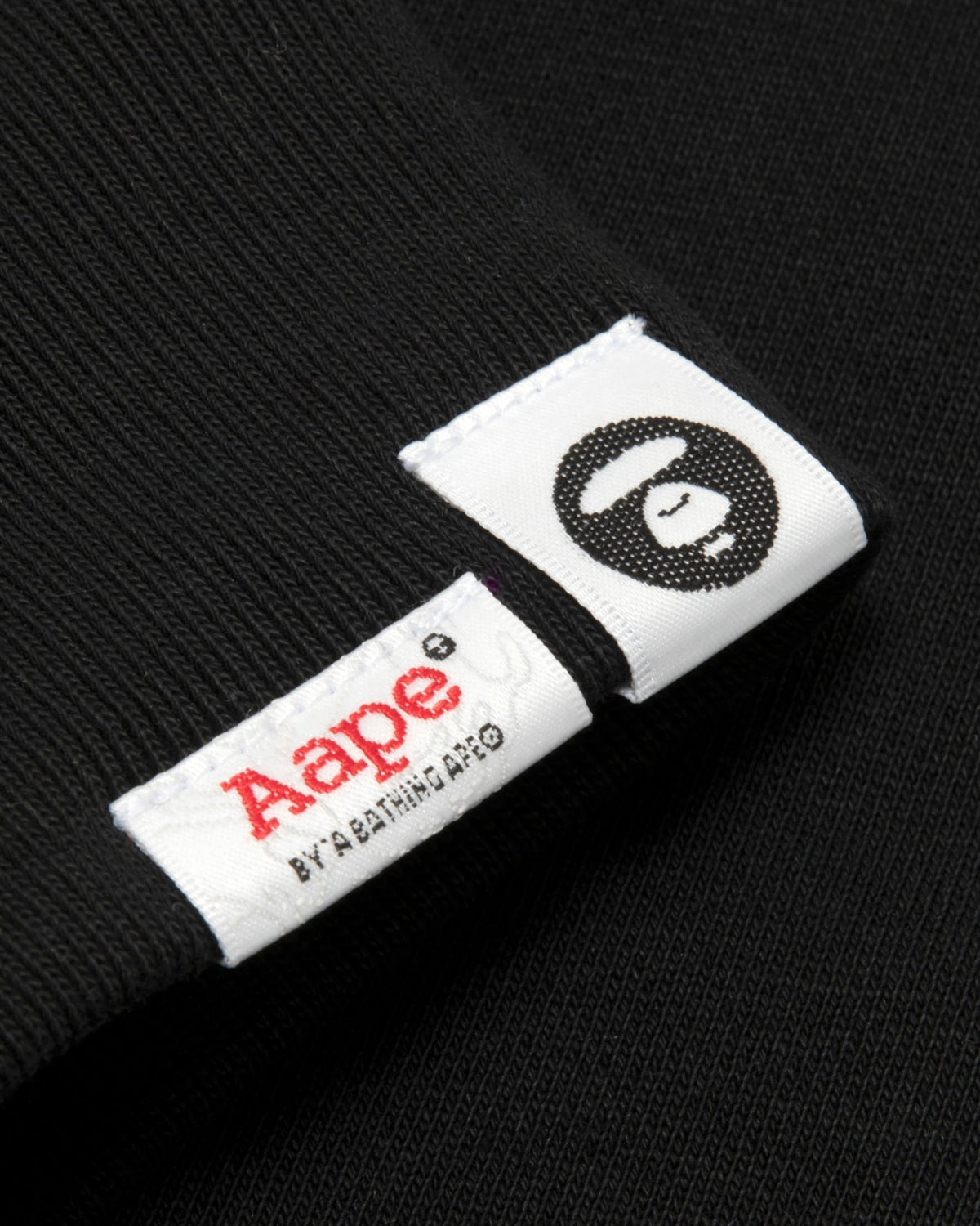 香港直郵 Aape 女裝 26秋冬迷彩猿人花卉牙刷繡甜美可愛圓領衛衣E343 AAPSWWE343XXR