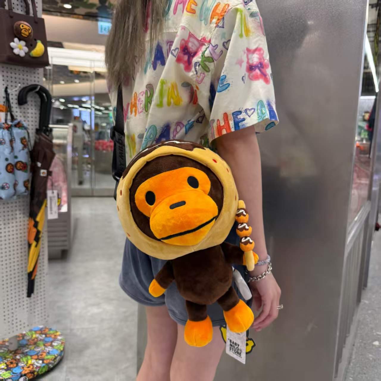 香港直郵 專櫃正品 BABY MILO STORE 卡通章魚燒頭套持串小猴斜背包4547