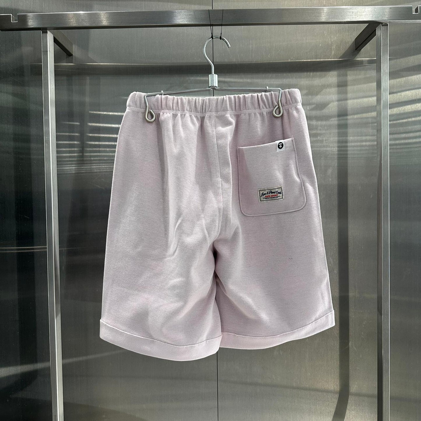 香港直郵 Aape 男裝 26春夏 爆裂紋字母猿人印花雙麵穿繫帶短褲C698