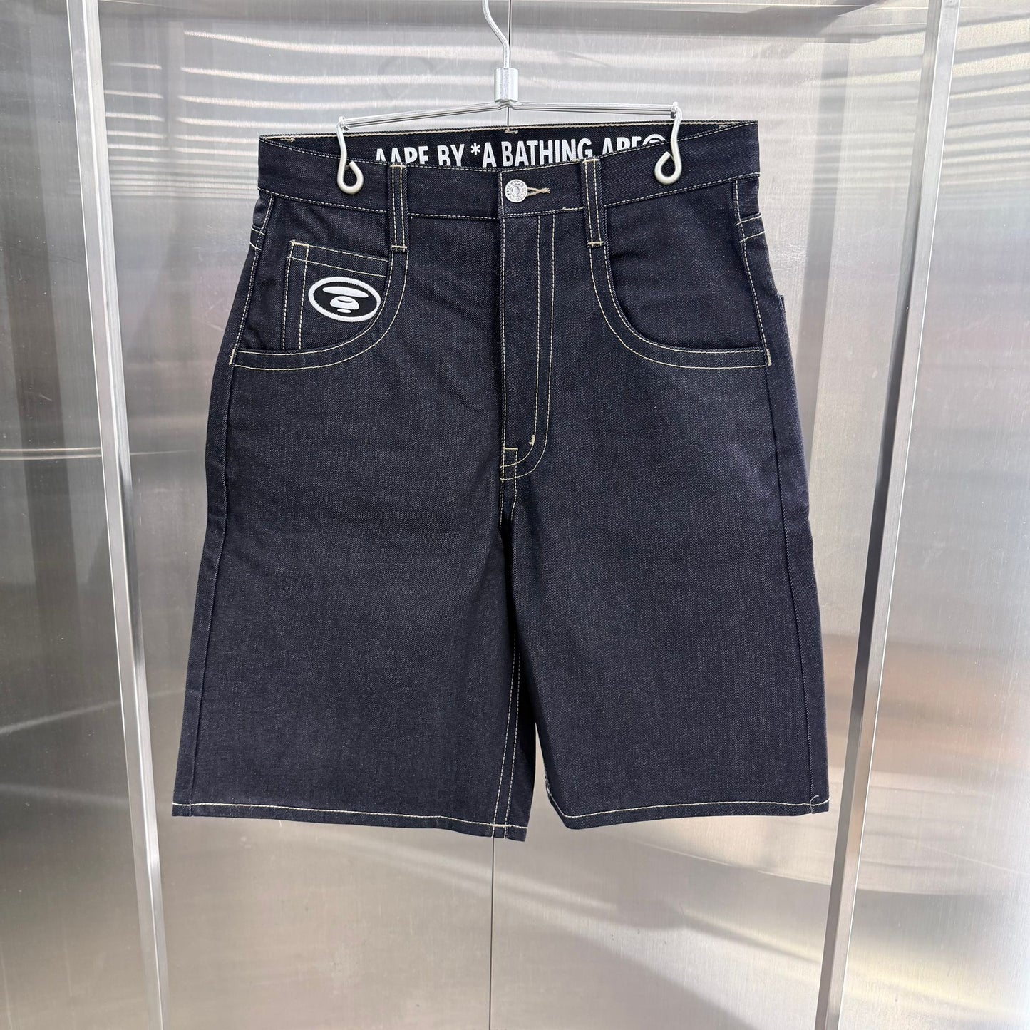 香港直郵 Aape 男裝 26春夏 刺繡章字母浮雕印花水洗做舊牛仔短褲D603