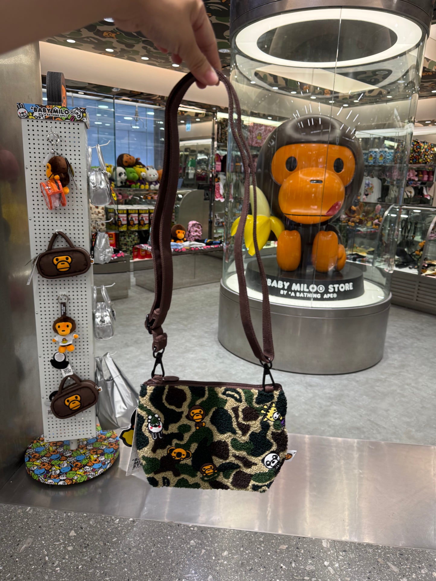 BABY MILO STORE  搖粒絨刺繡卡通動物迷彩斜背包4454
