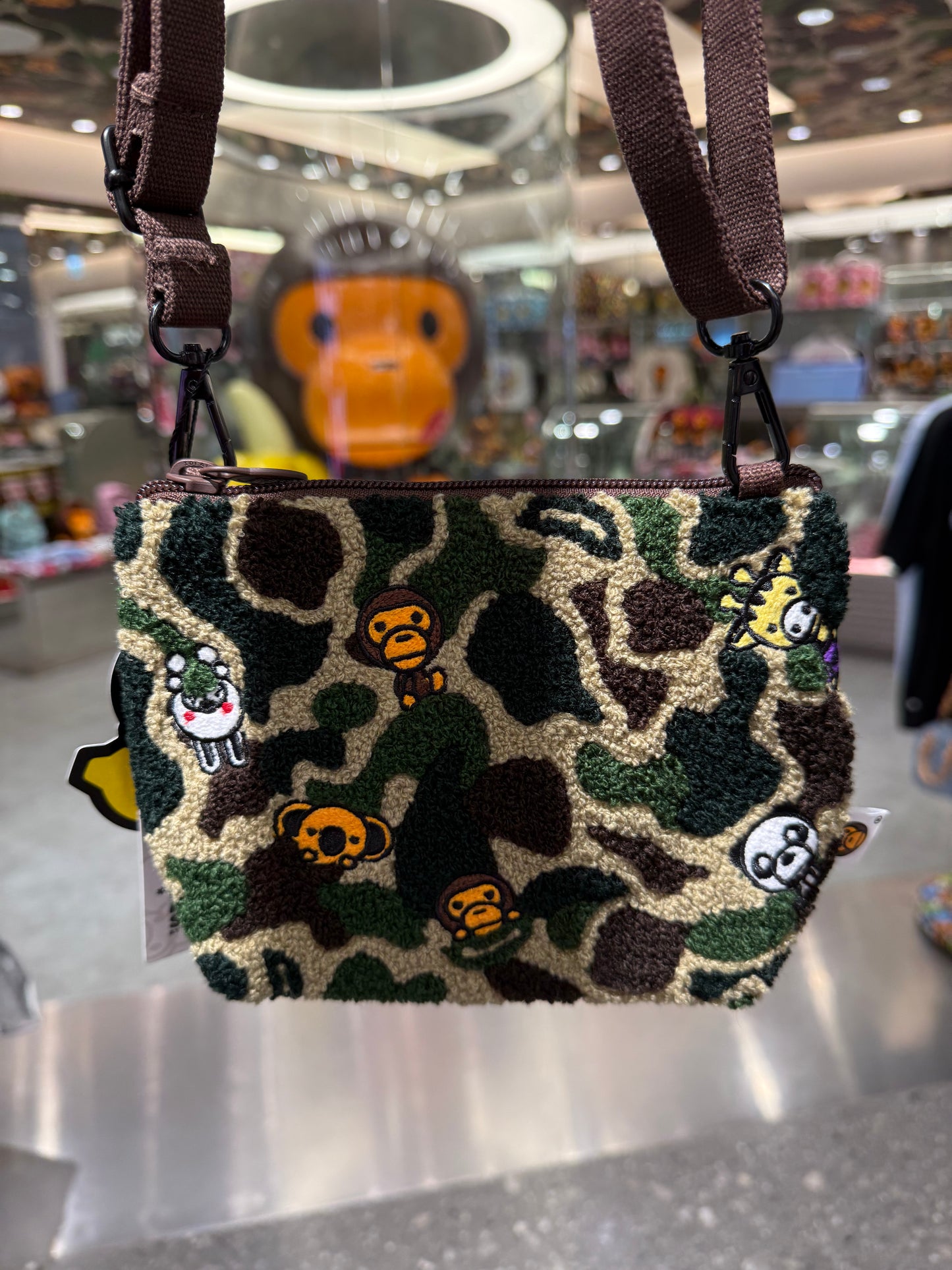 BABY MILO STORE  搖粒絨刺繡卡通動物迷彩斜背包4454