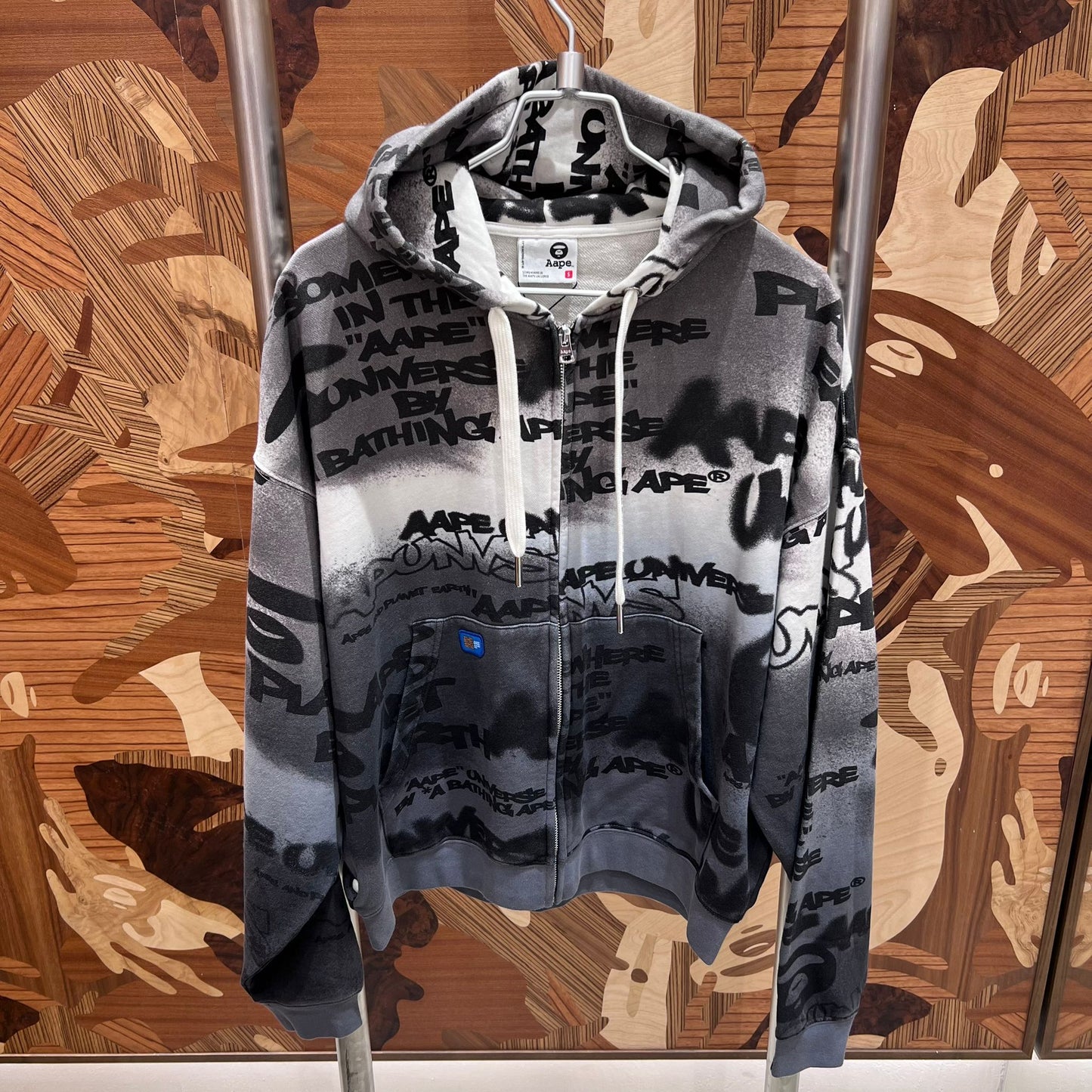 香港代購 專櫃正品 Aape 男裝 26春夏 AAPEUNVS 猿人字母塗鴉印花拼色連帽衛衣外套D352