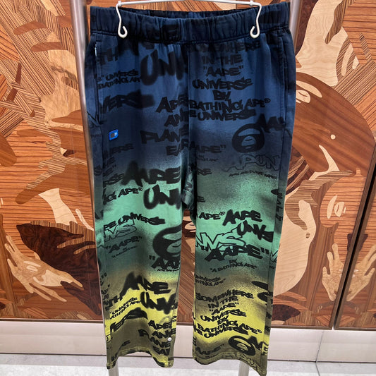 香港代購 專櫃正品 Aape 男裝 26春夏 AAPEUNVS 猿人字母塗鴉印花拼色休閒長褲D615