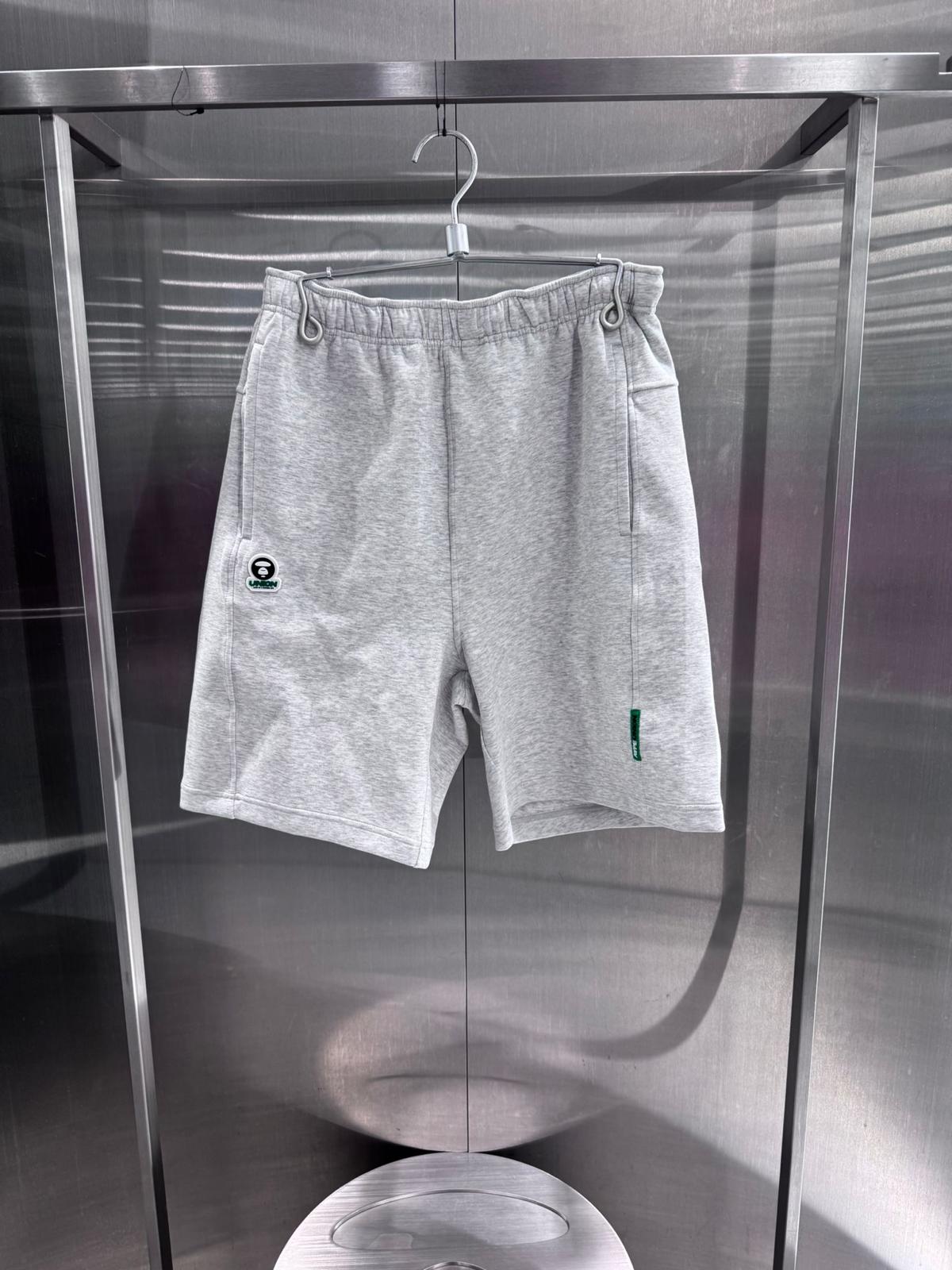 香港直郵 專櫃正品 Aape 26春夏 男 AAPEUNVS 運動系列匹克球猿人徽章舒適休閒短褲D637
