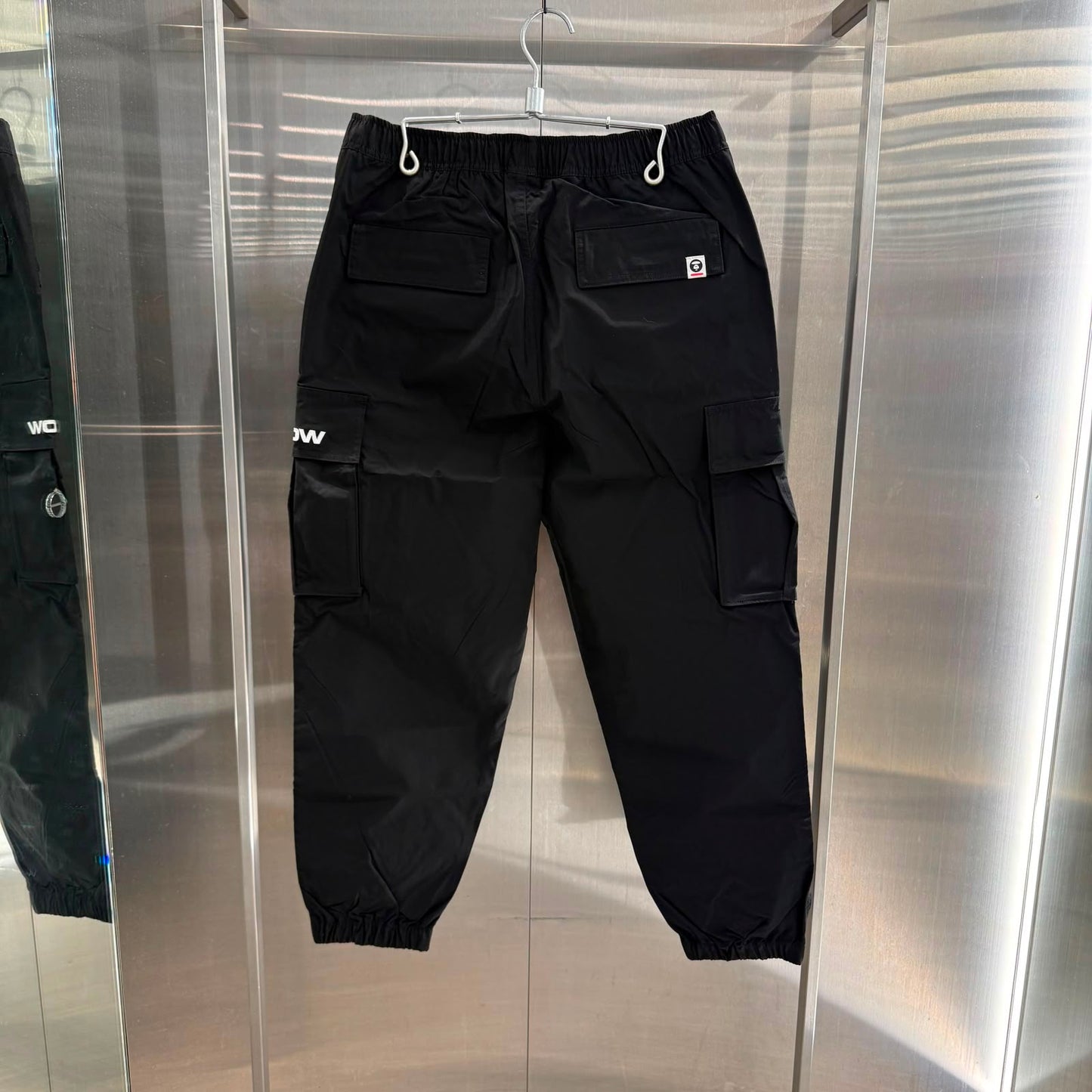 Aape 2026 秋冬 男裝秋冬小標徽章街頭機能傘兵工裝束腳長褲 D644 XXR
