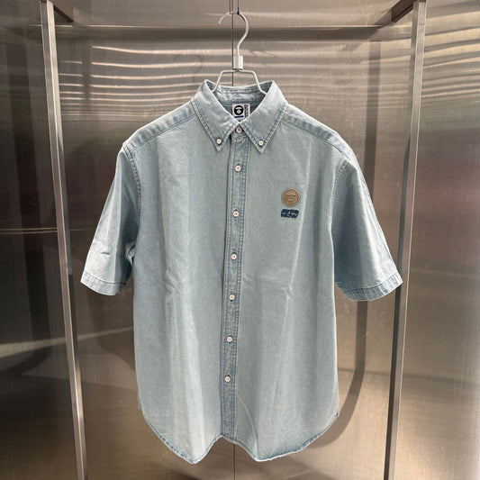 香港代購 專櫃正品 26春夏 Aape 男 AAPENOW 猿人小標徽章水洗做舊牛仔短袖襯衫8563