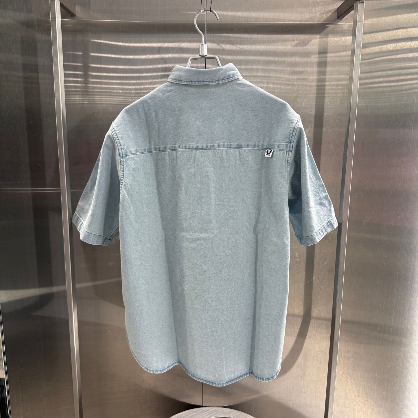 香港代購 專櫃正品 26春夏 Aape 男 AAPENOW 猿人小標徽章水洗做舊牛仔短袖襯衫8563