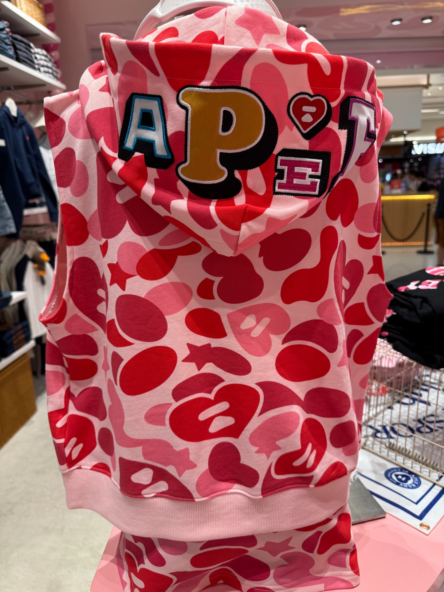 APEE愛心迷彩連帽背心